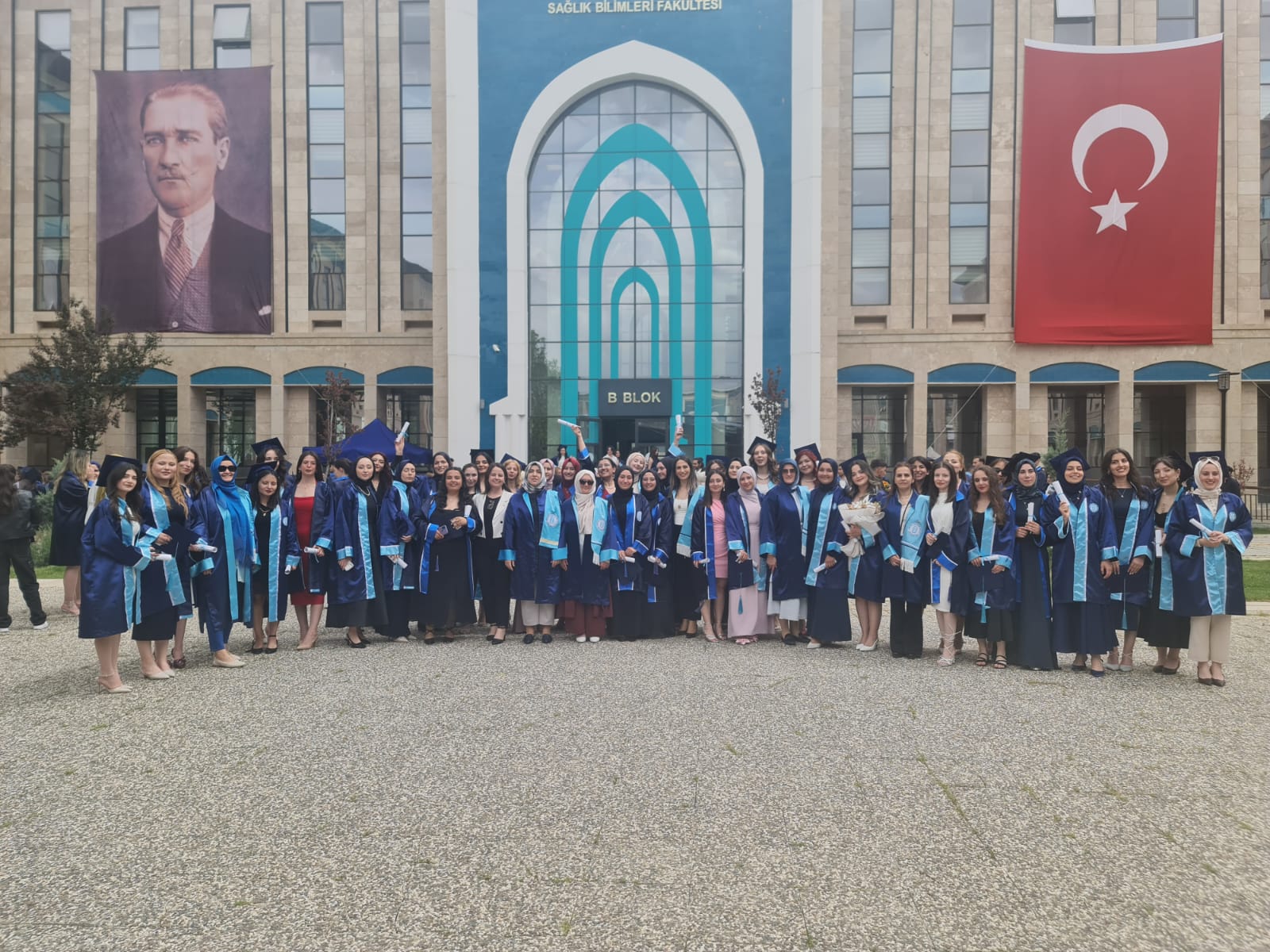 2024-2025 yılı mezuniyet töreni ile öğrencilerimizi uğurladık.