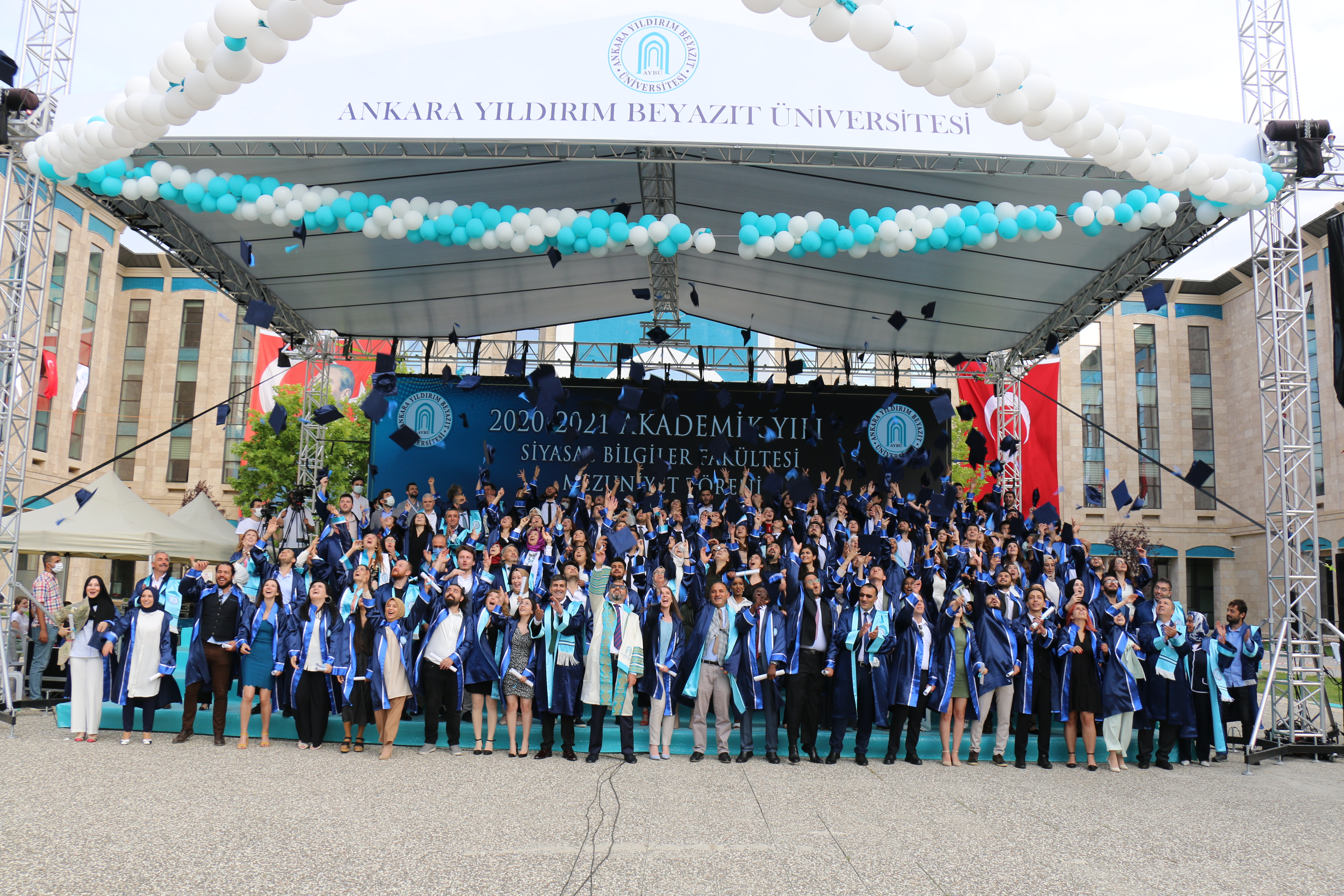 2020-2021 Yılı Mezuniyet Törenimiz Gerçekleşmiştir.