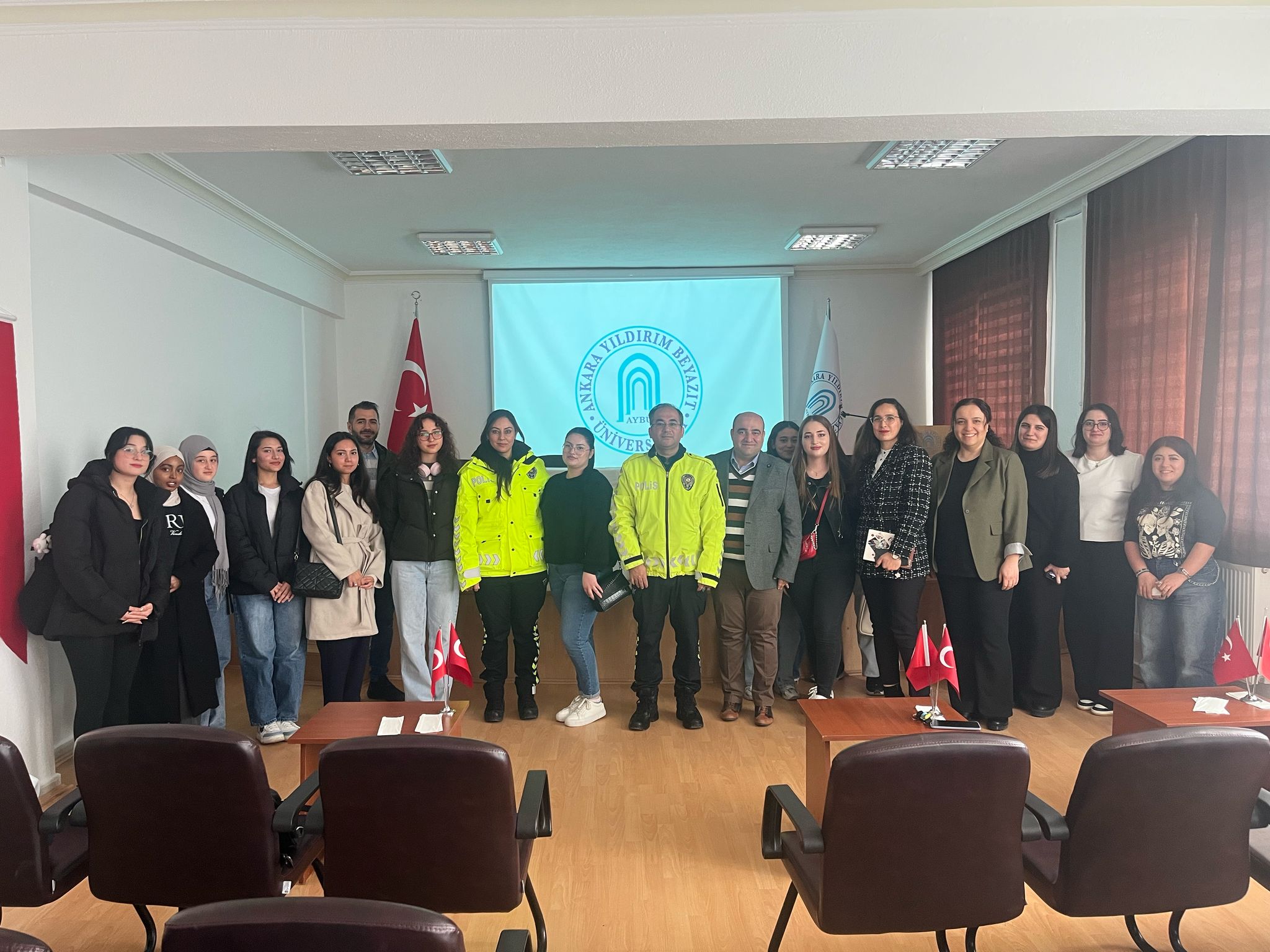 Yüksekokulumuzda Şereflikoçhisar Trafik Denetleme Büro Amirliği Tarafından Öğrencilerimize Seminer Düzenlendi.