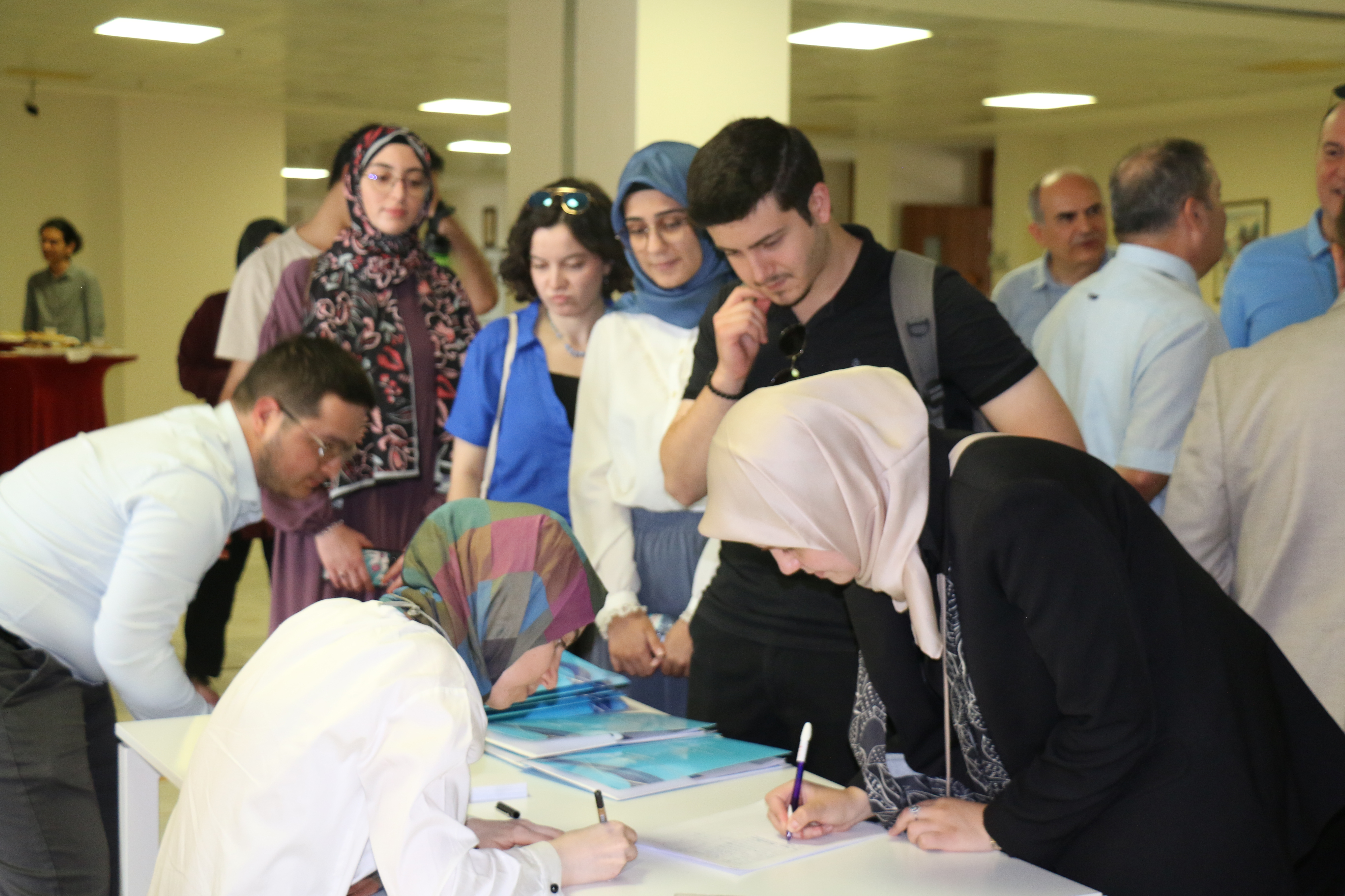 Fakültemizde "Veri Analitiği ve Makine Öğrenimi Uluslararası Konferansı" gerçekleştirildi.