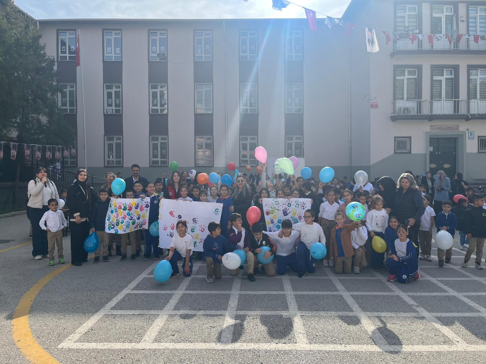 “Merkezim Her Yerde” Sosyal Sorumluluk Projesi Atilla İlkokulu’nda Gerçekleştirildi