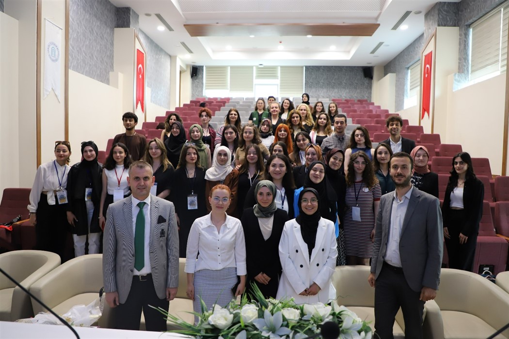 AYBÜ'de Bağımlılığa Multidisipliner Bakış Sempozyumu Gerçekleştirildi