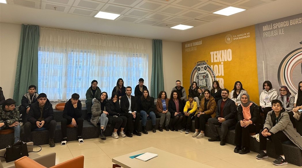 AYBÜ Esenboğa KYK Yurtlarında Kalan Depremzede Lise Öğrencilerine Yönelik Bilim Söyleşilerinin Üçüncüsü Gerçekleştirildi