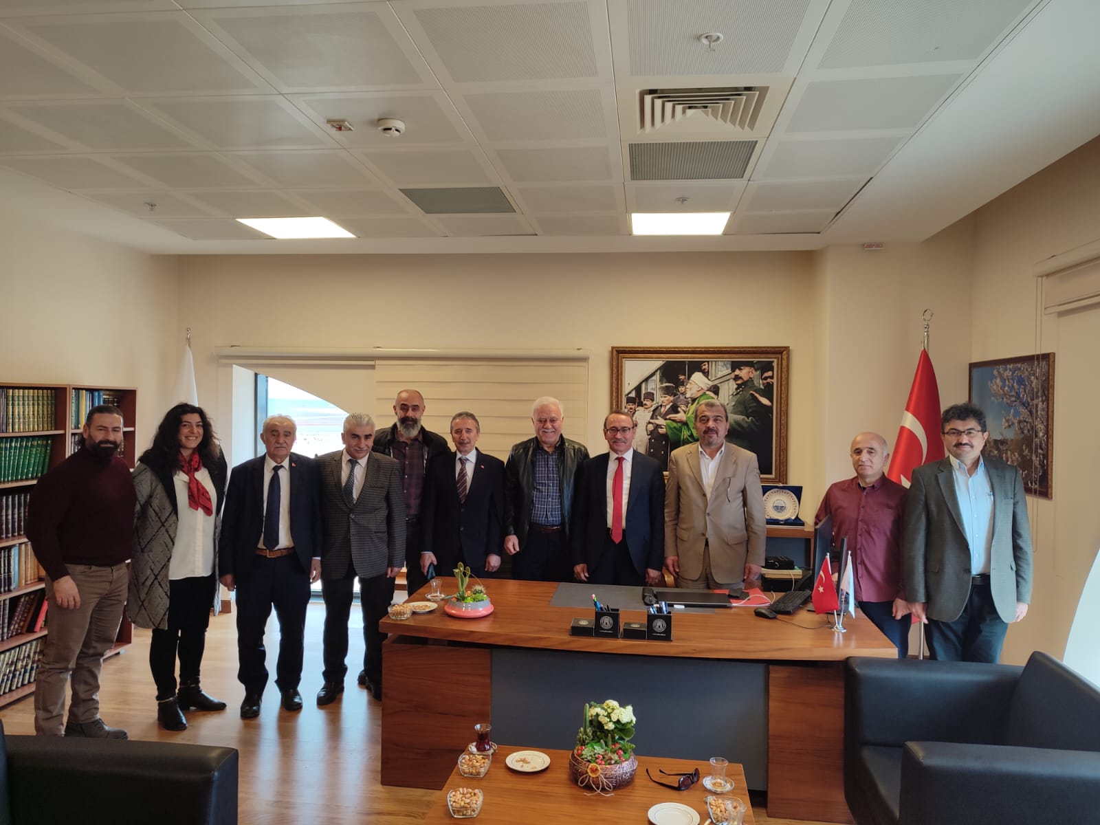 Prof. Dr. M. Nihat HATİPOĞLU ve TOKFED (Tokat Dernekler Federasyonu ) den Dekanlığa Ziyaret  