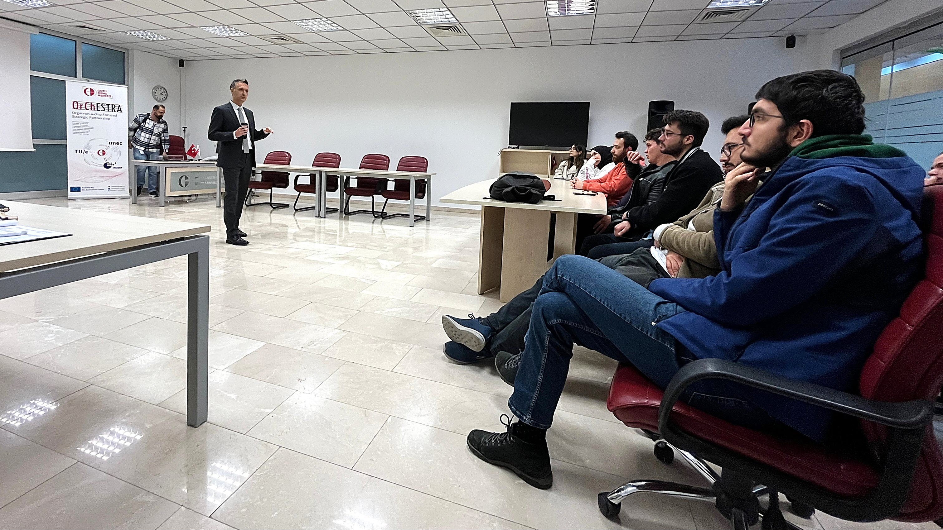 MCE457 Nanoüretim Teknikleri dersi kapsamında ODTÜ MEMS Merkezine teknik ziyaret düzenlendi