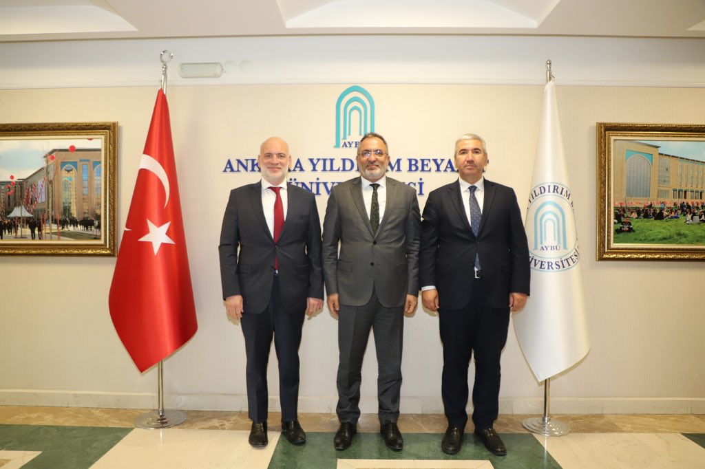 Ankara Büyükşehir Belediyesi ve Ankara 2 Nolu Baro'dan Rektörümüze Ziyaret 