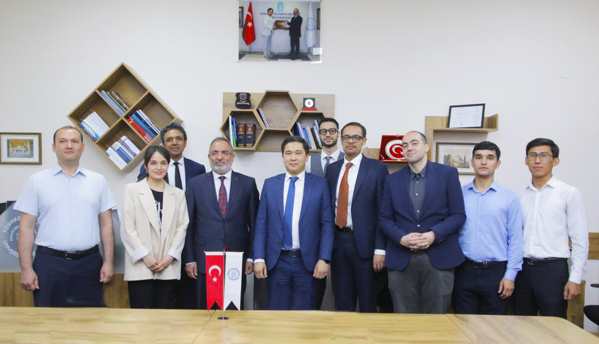 Rektörümüz, Taşkent’te Türk-Özbek Hukuk Araştırma Merkezi’ni ziyaret etti