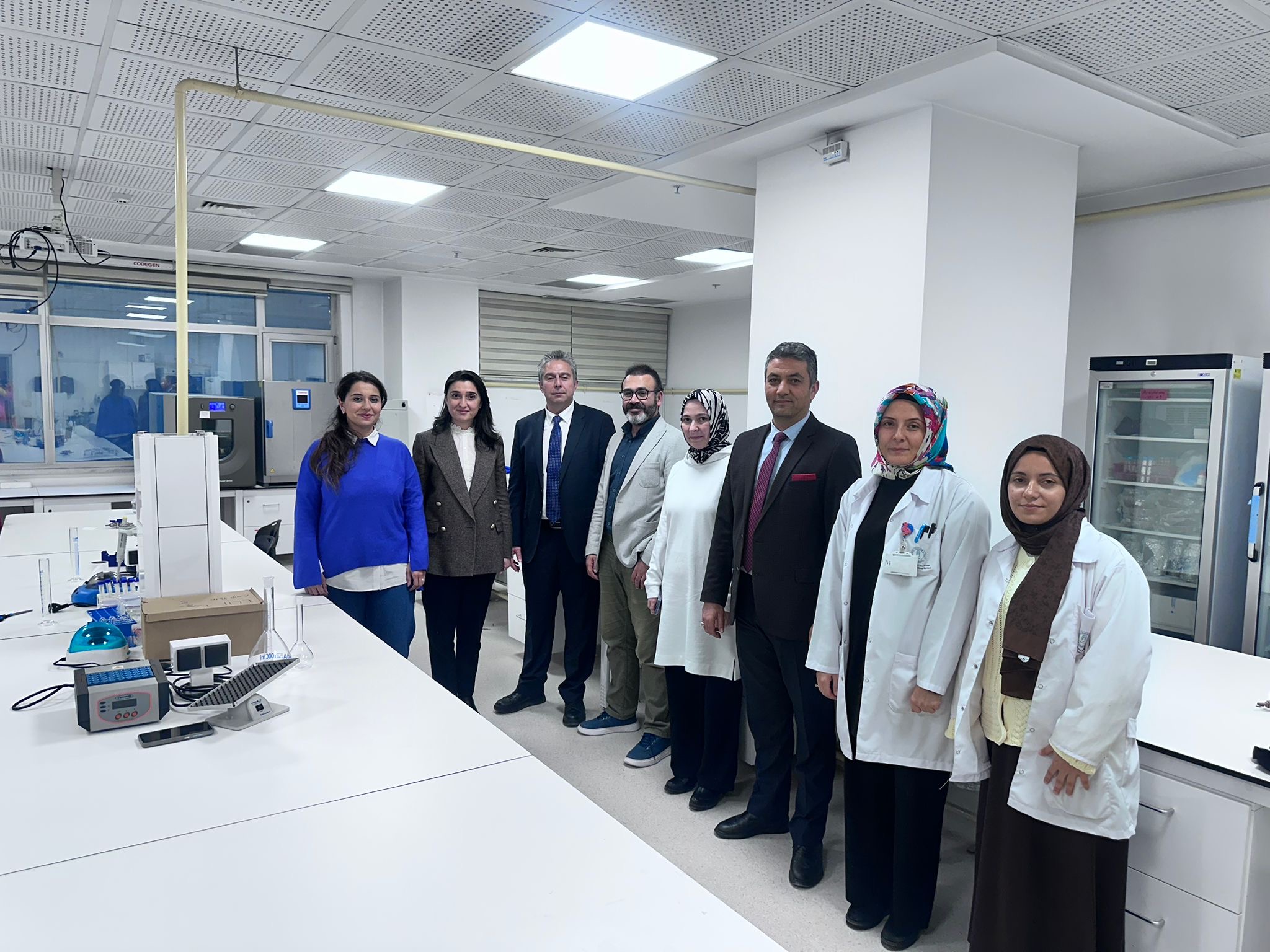 Dekanlığımız  AYBÜ MERLAB’ı Ziyaret Etti