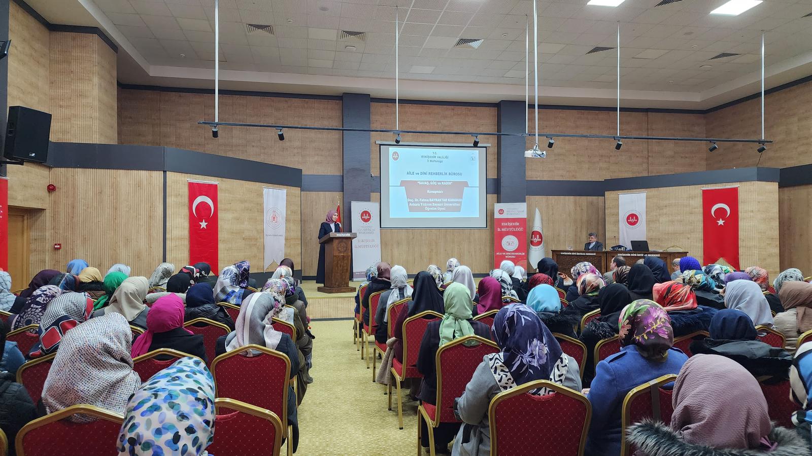 “Savaş, Göç ve Kadın” Konferansı