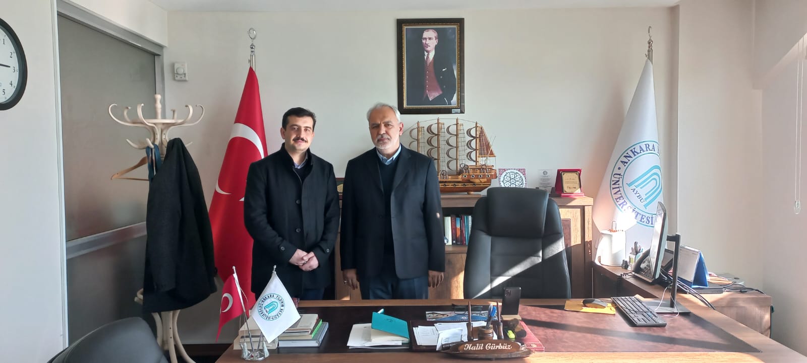 Göç İdaresi Genel Müdürlüğü Uzmanı Sayın Dr. Ali Can BAŞAY, çocuk gelişimi, psikolojik danışmanlık ve rehberlik alanları ağırlıklı olan  kişisel koleksiyonunu kütüphanemize bağışlamıştır. Duyarlı davranışından ötürü kendisine teşekkür ederiz.