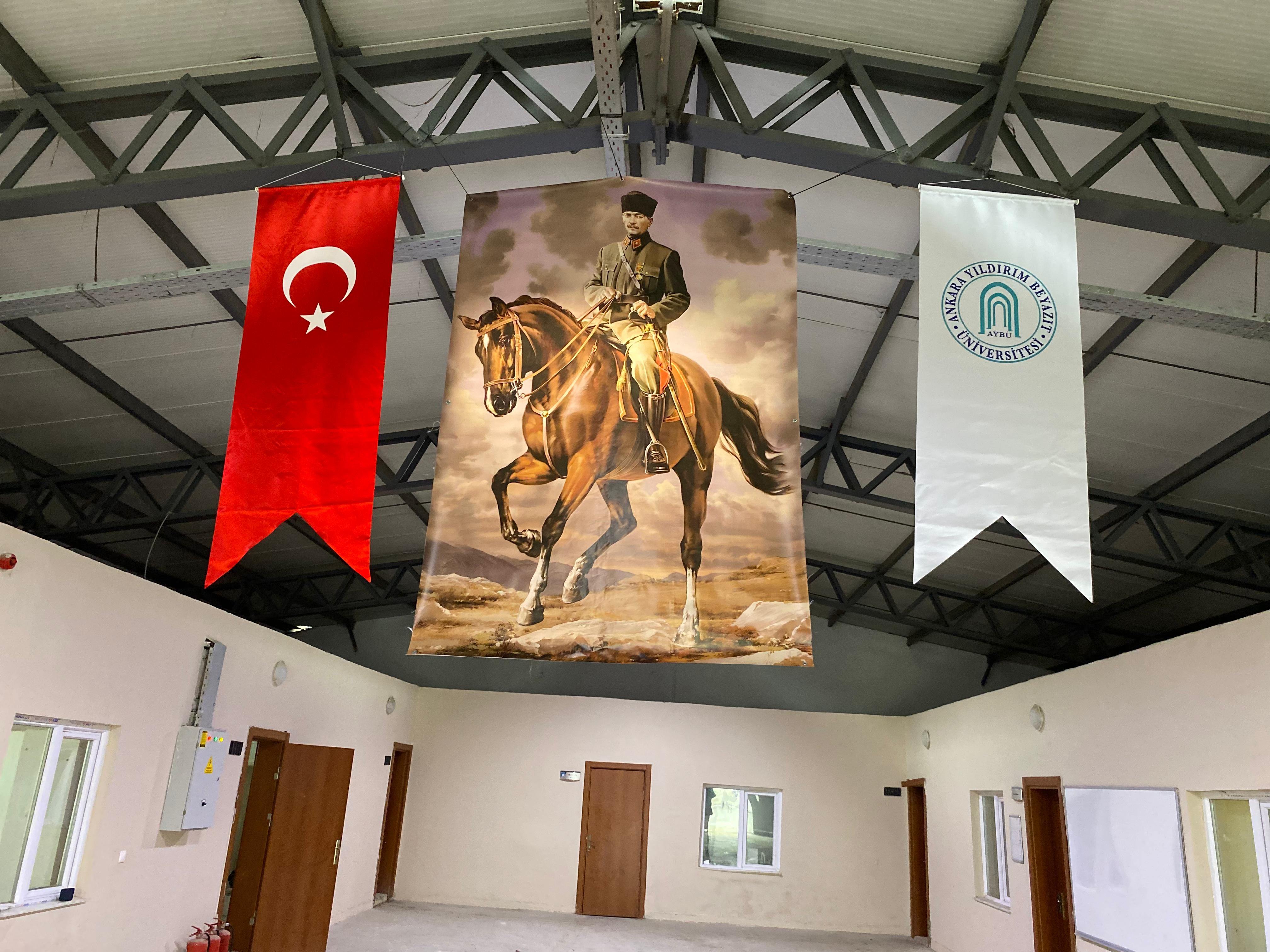 HİPPOTERAPİ MERKEZİ SORUMLULUK ALANLARIMIZA BAYRAK ASILDI