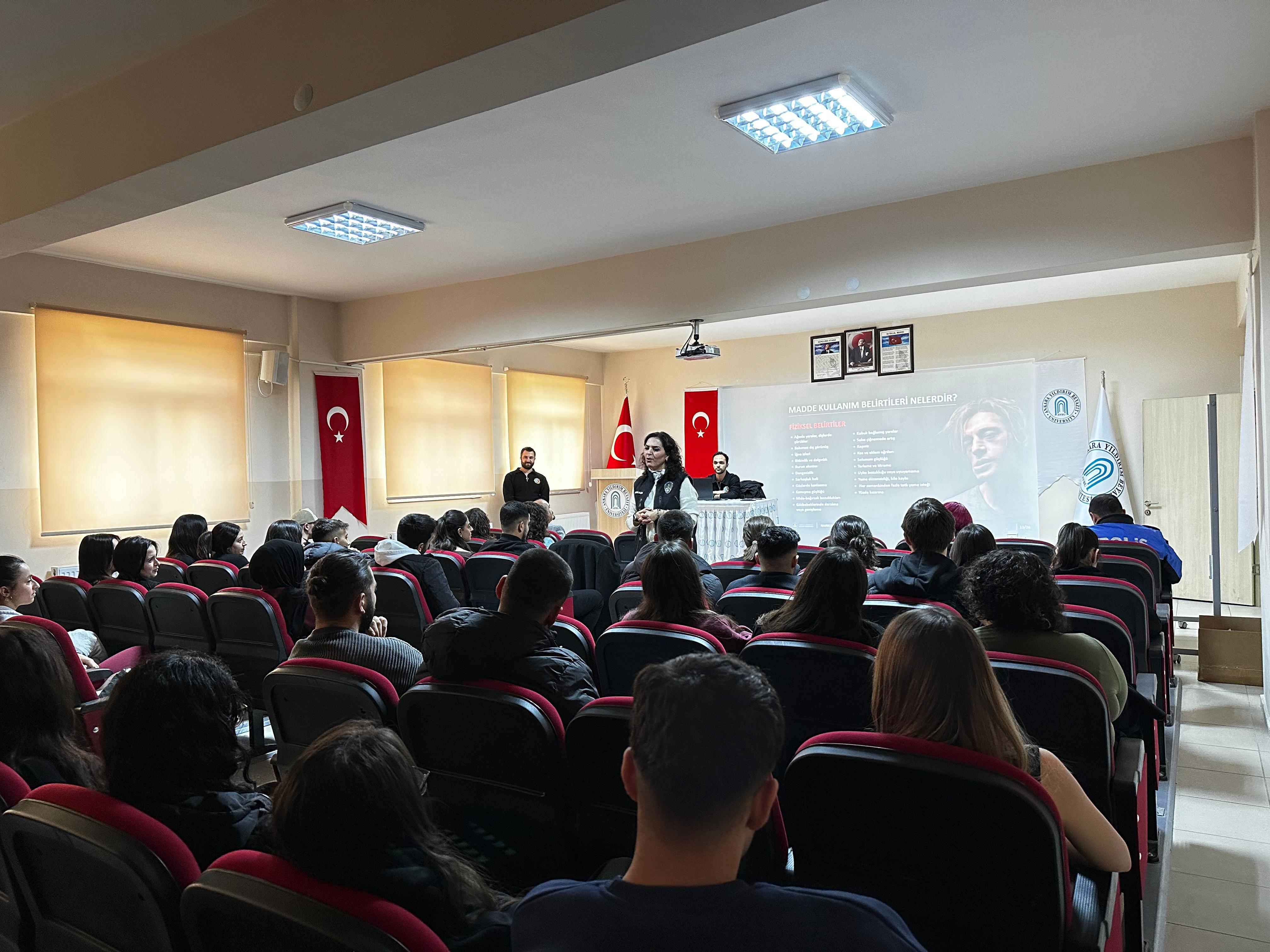 Tuzgölü Yerleşkesi, Şereflikoçhisar Uygulamalı Bilimler Fakültesinde NarkoGençlik Semineri Düzenlendi.