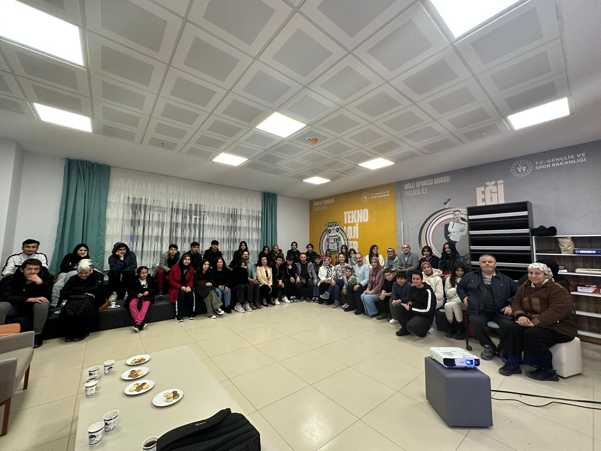 Çubuk KYK Yurtlarında Kalan Lise Öğrencilerine Yönelik Üniversiteye Hazırlık kapsamında Bilim Söyleşilerinin ikincisi düzenlendi. 