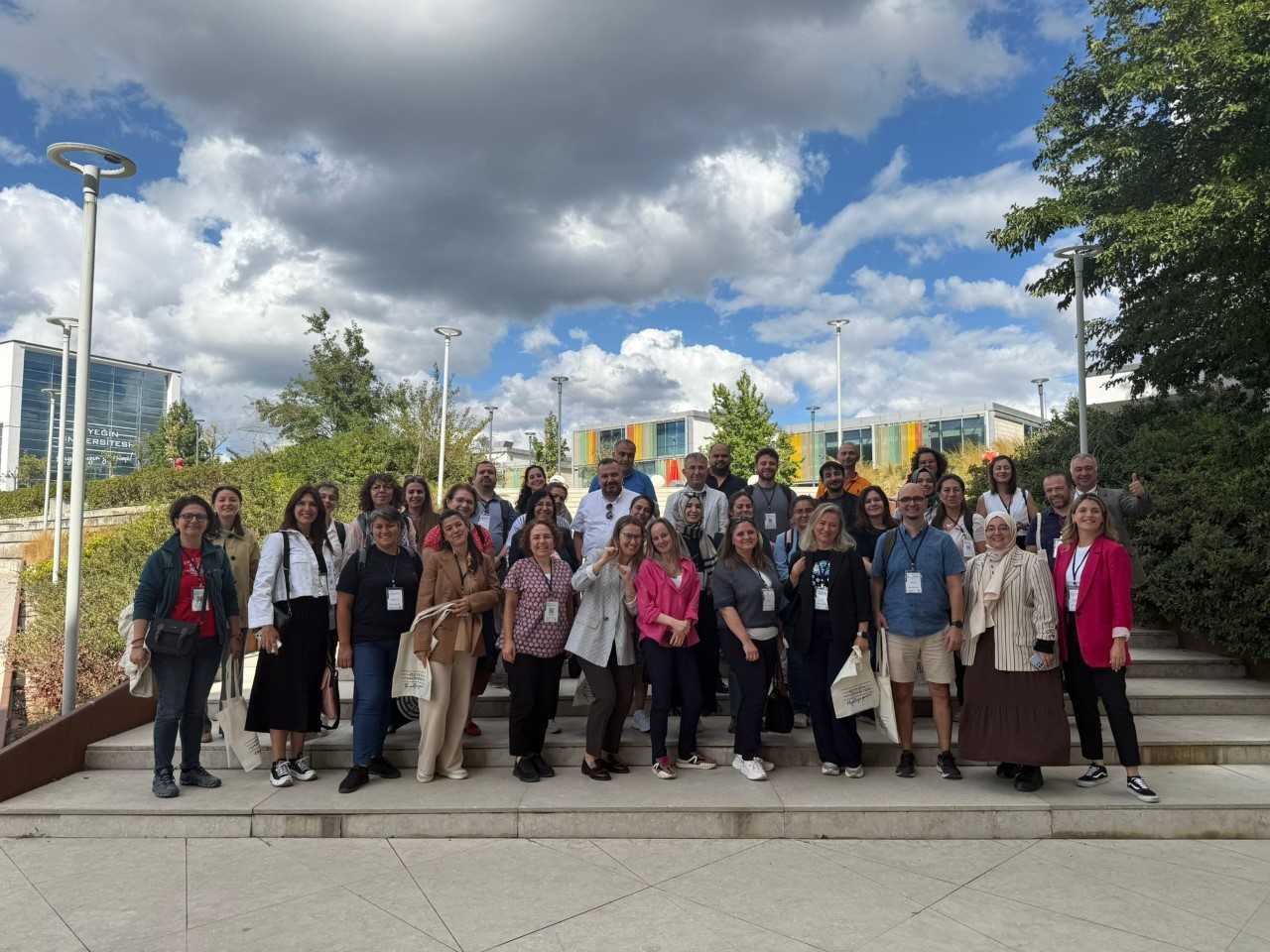 Bölümümüz öğretim üyelerinden Doç. Dr. Burçin Aysu, TÜBİTAK 2237-A Bilimsel Eğitim Etkinlikleri Desteği kapsamında düzenlenen "Yapay Zekanın Yüksek Öğretimdeki Öğrenme Öğretme Süreçlerinde Etkili Kullanımı" Eğitimine katılmıştır. 