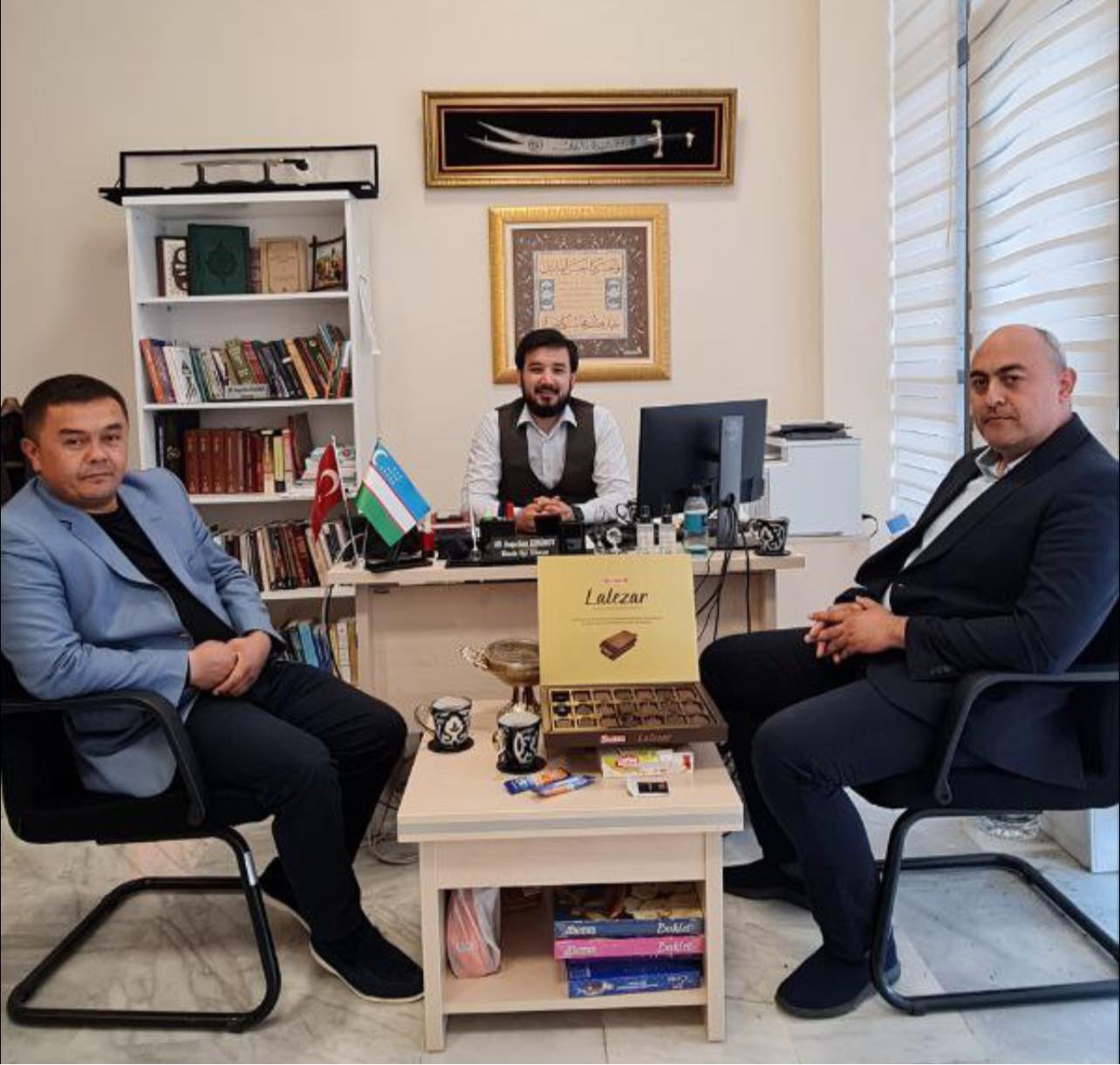 Merkez Sekreteri Özbekistan'dan Gelen Heyete İslami İlimler Uygulama ve Araştırma Merkezinin İmkanlarını ve Faaliyet Alanlarını Tanıttı. 