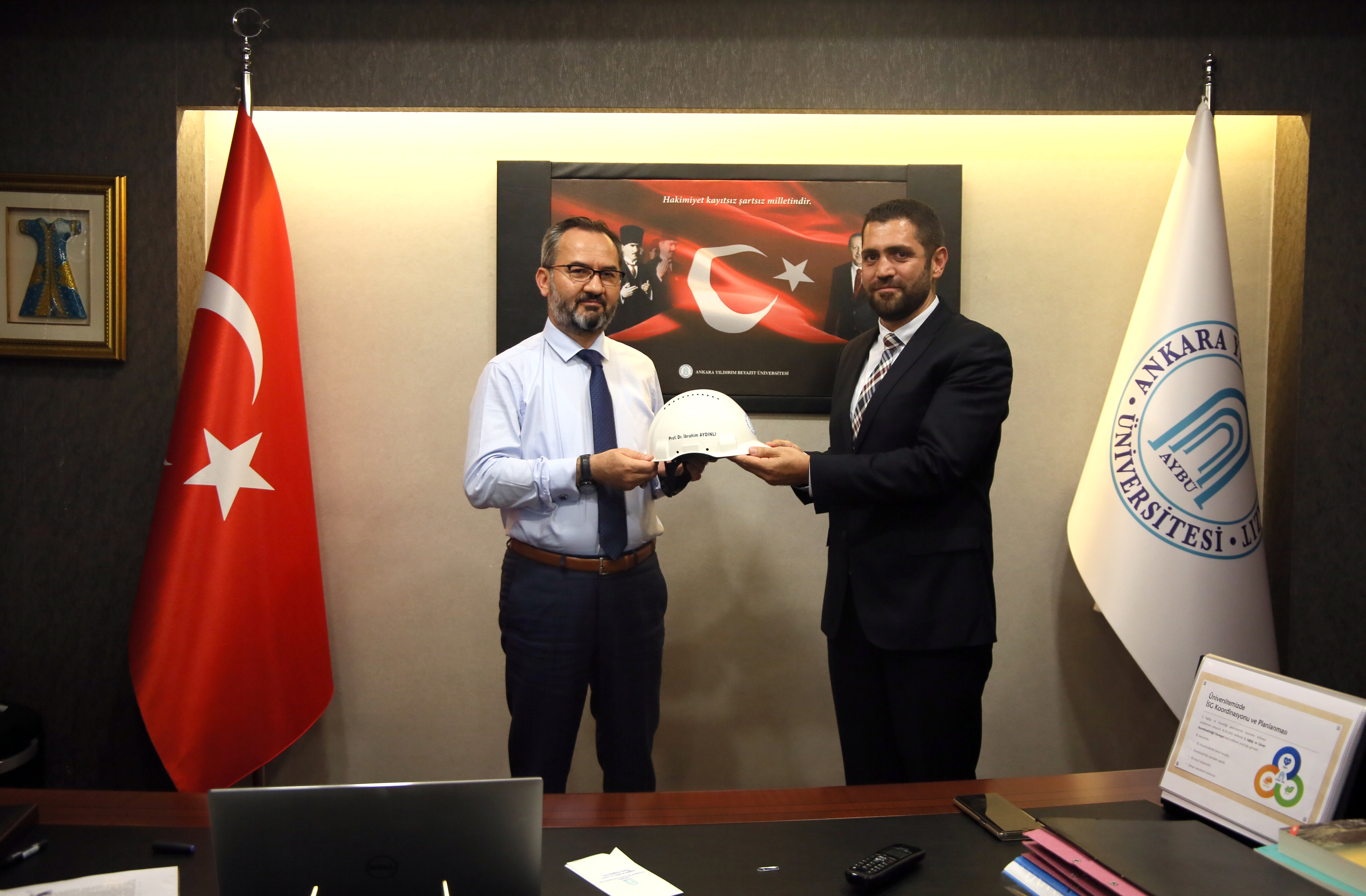 Koordinatörümüz Dr. Öğr. Üy. Abdullah YILDIZBAŞI'ndan Rektörümüz Prof. Dr. İbrahim AYDINLI'ya Hayırlı Olsun Ziyareti