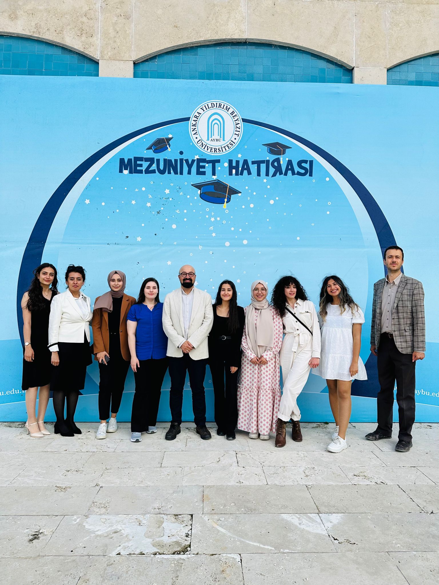 Fakültemizde dereceye giren öğrencilerimiz Rektörlüğümüzün düzenlediği fidan dikme etkinliğine katıldı.