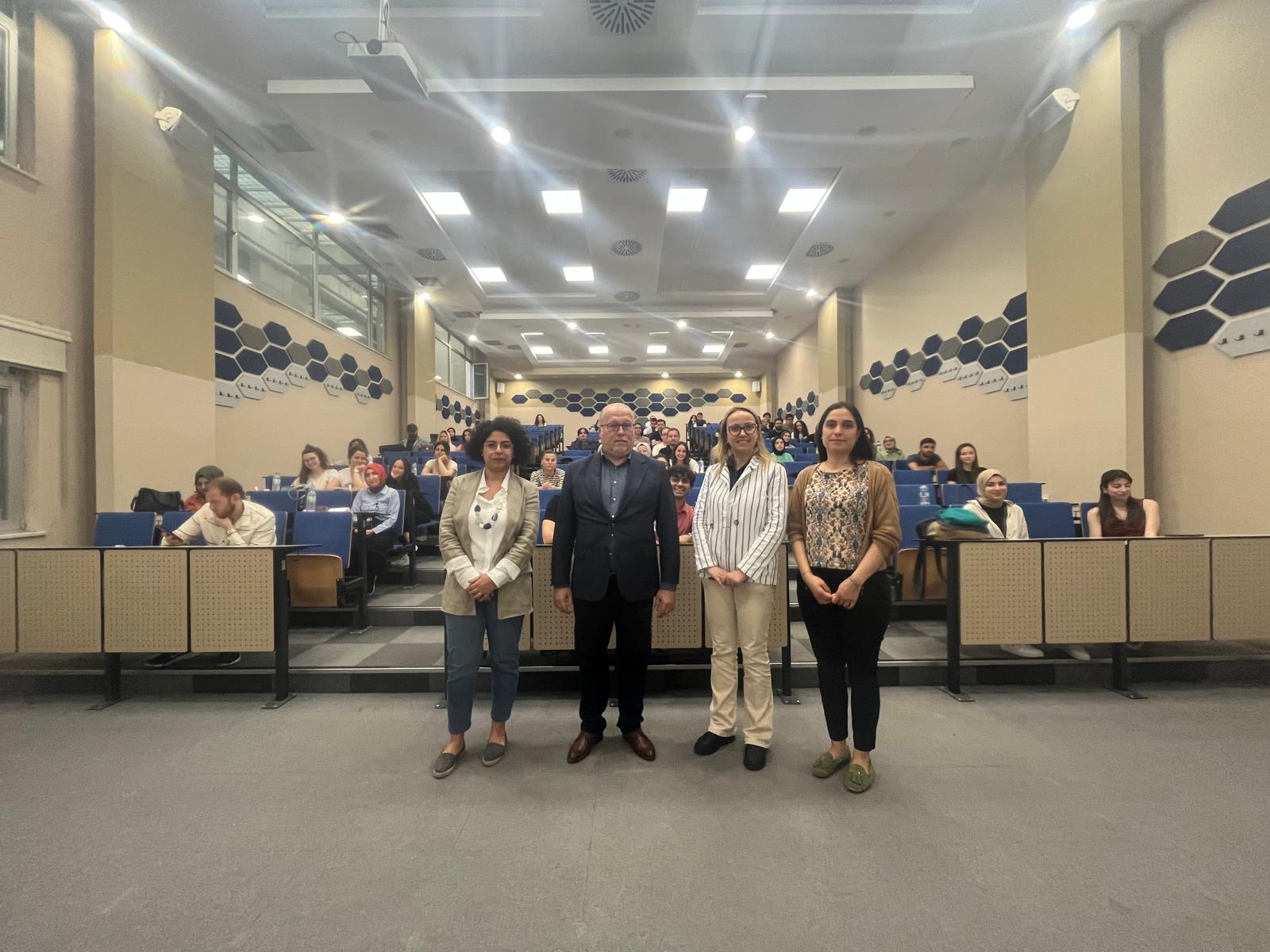 Dr. Arkadiusz Barut, from the Institute of Legal Sciences at Humanitas University in Poland, gave a seminar at our faculty as part of the Erasmus Teaching Mobility Program