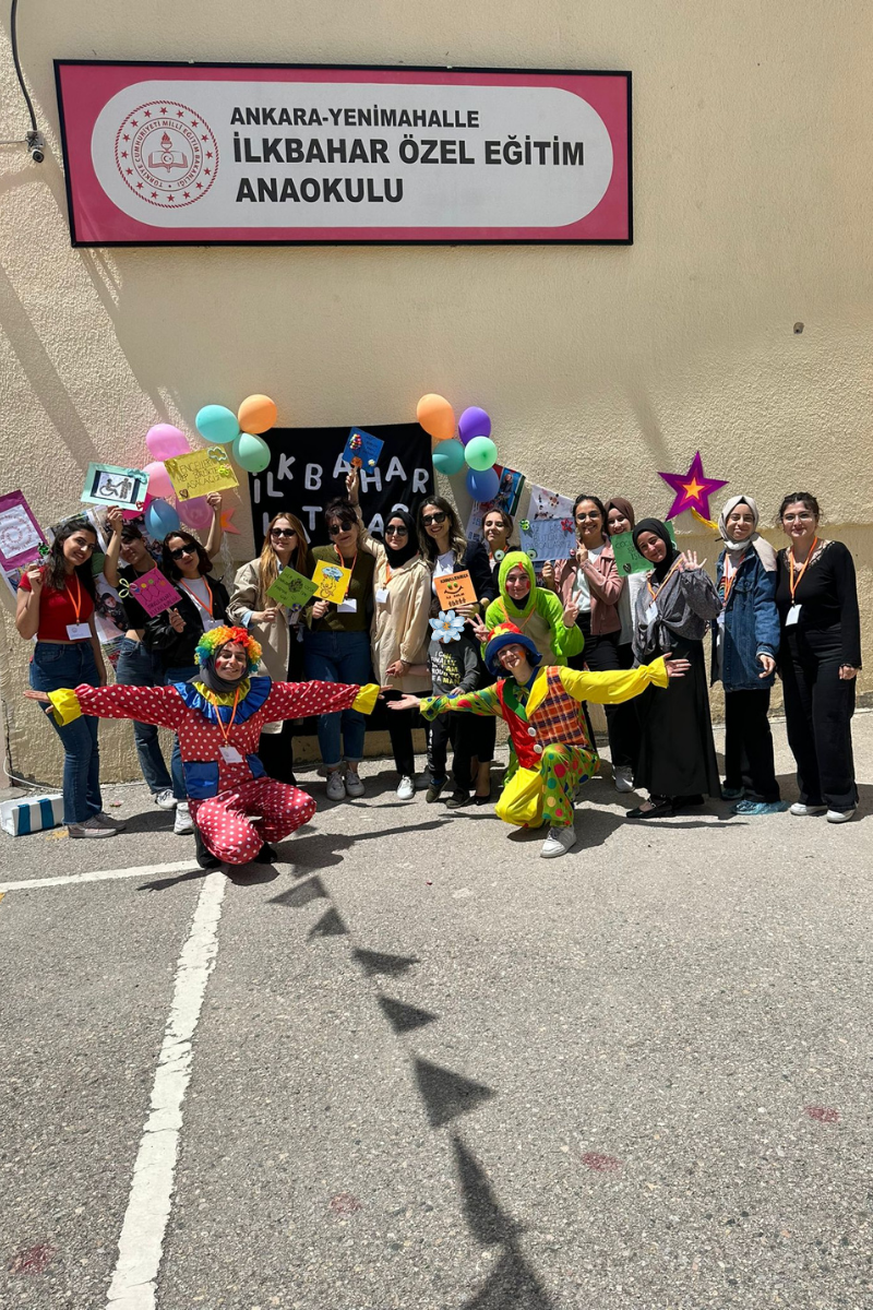 AYBÜ Çocuk Gelişimi Bölümü 3. Sınıf öğrencileri Dr. Öğretim Üyesi H. Kübra Özkan Kunduracı’nın yürüttüğü Gelişimsel Destek Programı Hazırlama dersi kapsamında hazırladıkları programlarını Yenimahalle İlkbahar Özel Eğitim Anaokulunda uyguladılar.