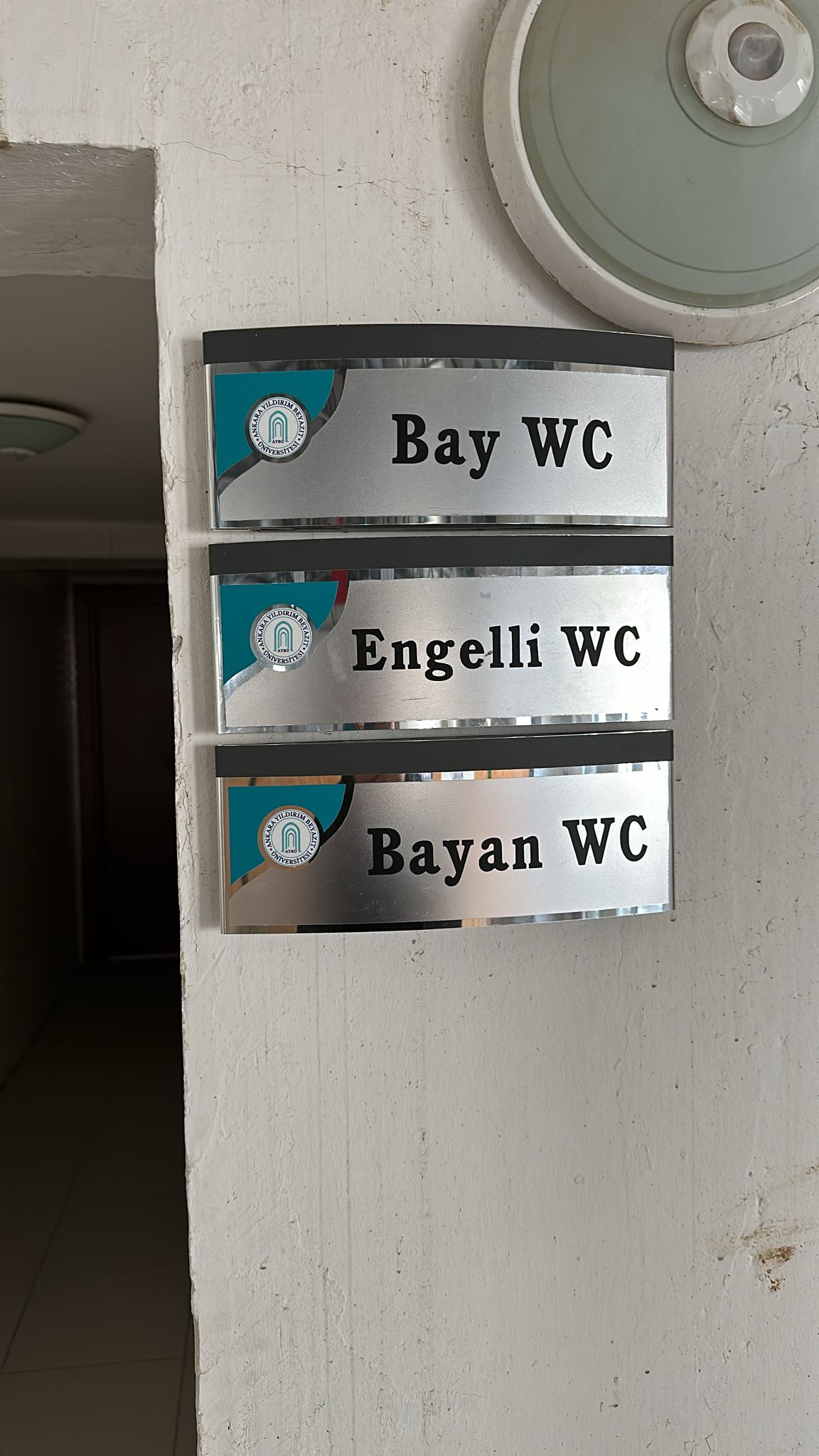 HİPPOTERAPİ MERKEZİMİZİN KAPI İSİMLİKLERİ TAKILDI