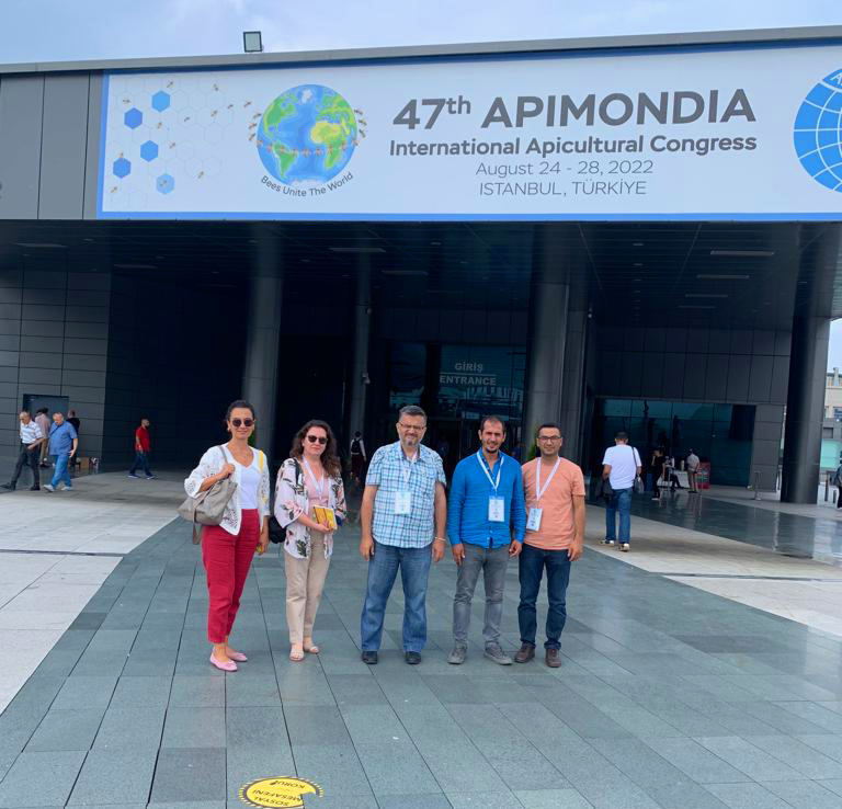 Öğretim Üyelerimiz 24-28 AĞUSTOS 2022 tarihleri arasında İstanbul da düzenlenen 47th APIMONDIA INTERNATIONAL APICULTURAL KONGRESİ’ ne Katıldı