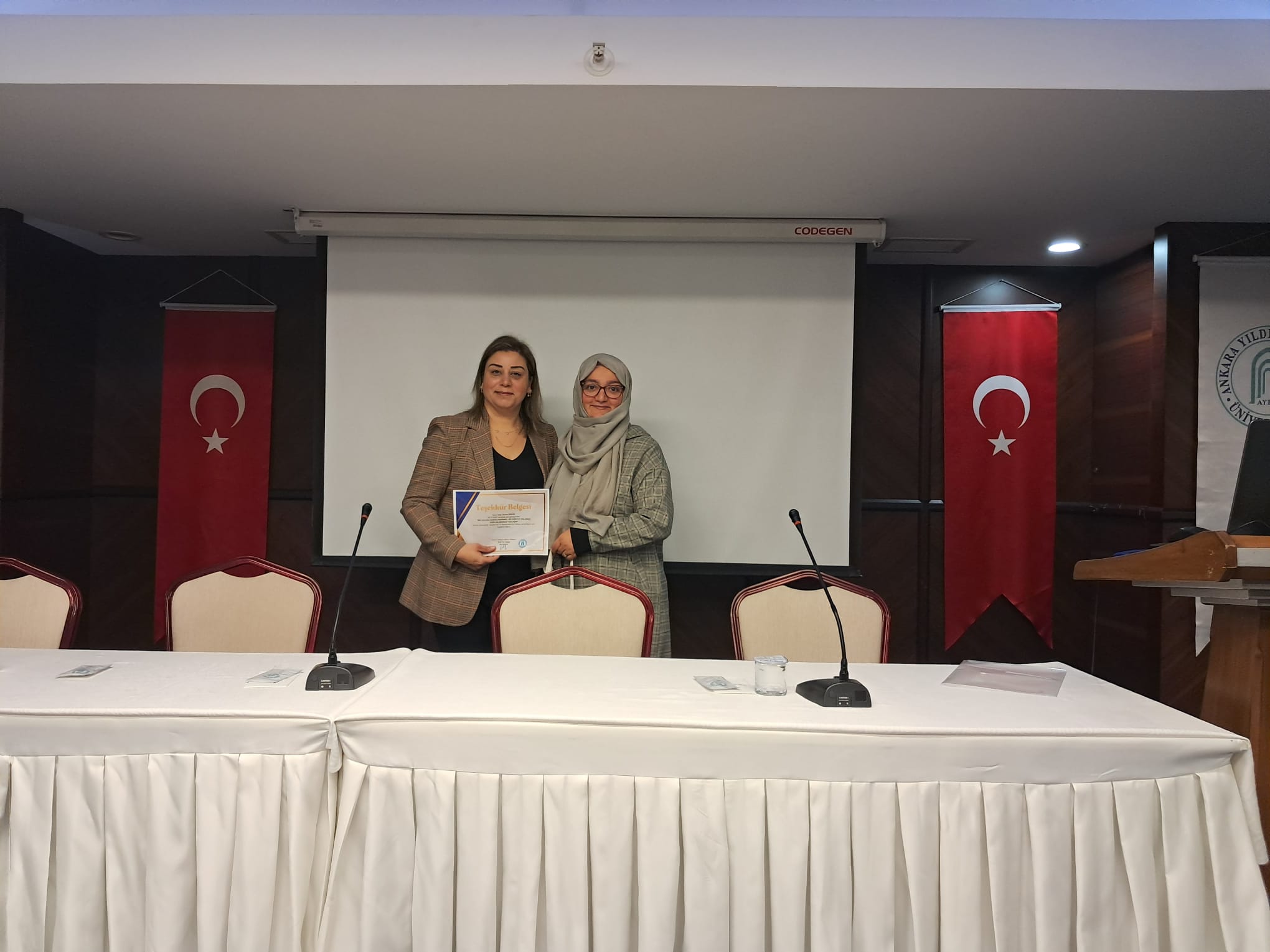 'Bir Çocuğu Değerlendirmek, Bir Dünyayı Anlamak: Disiplinlerarası Yaklaşım' adlı konferans gerçekleştirilmiştir.