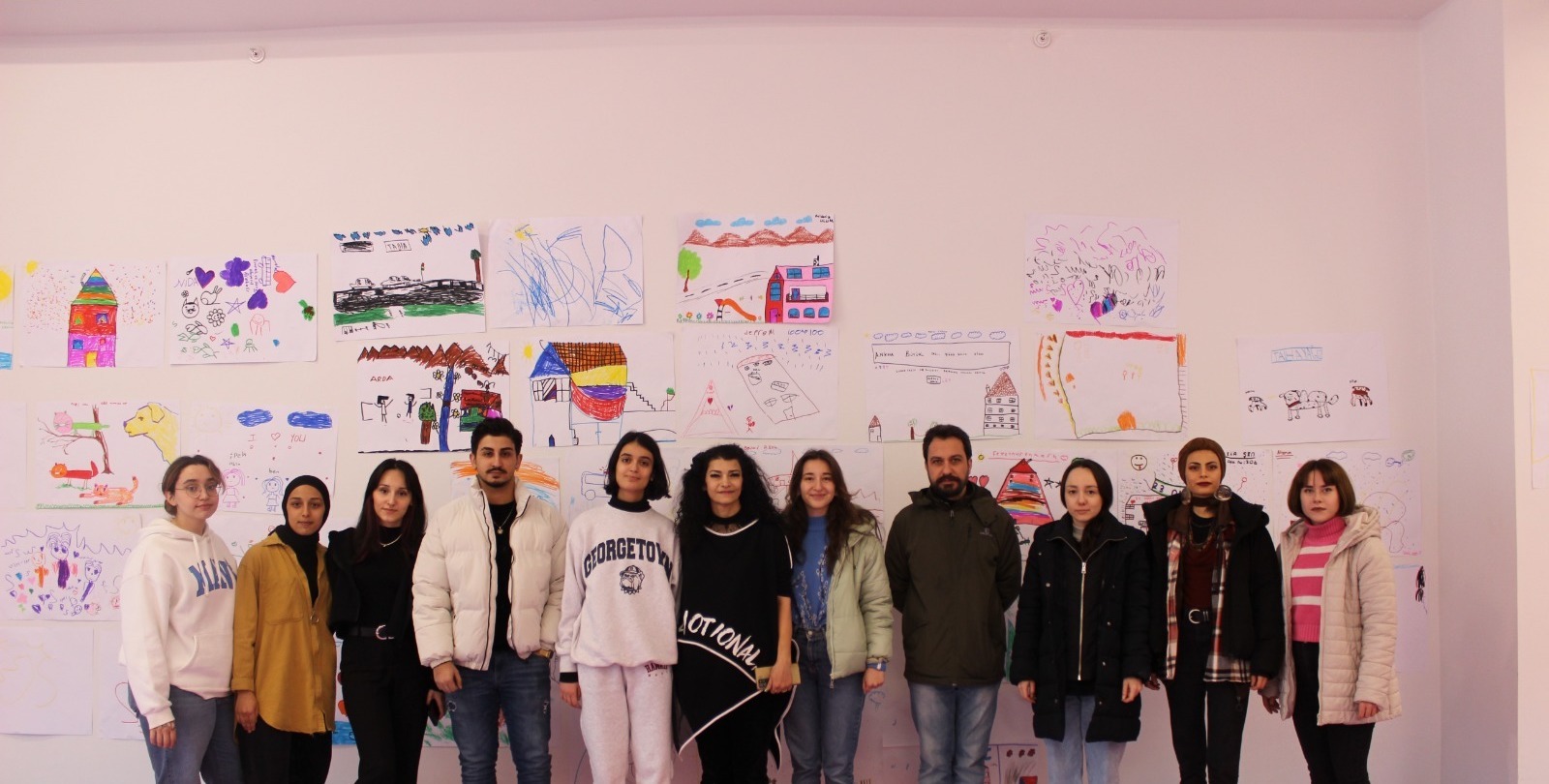 Deprem Mağduru Çocuklara Sanatla Moral Veriliyor