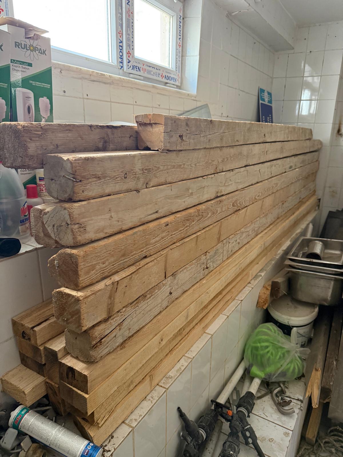 Çit Yapımında Kullanılacak Kerestelerimiz Gelmiştir.