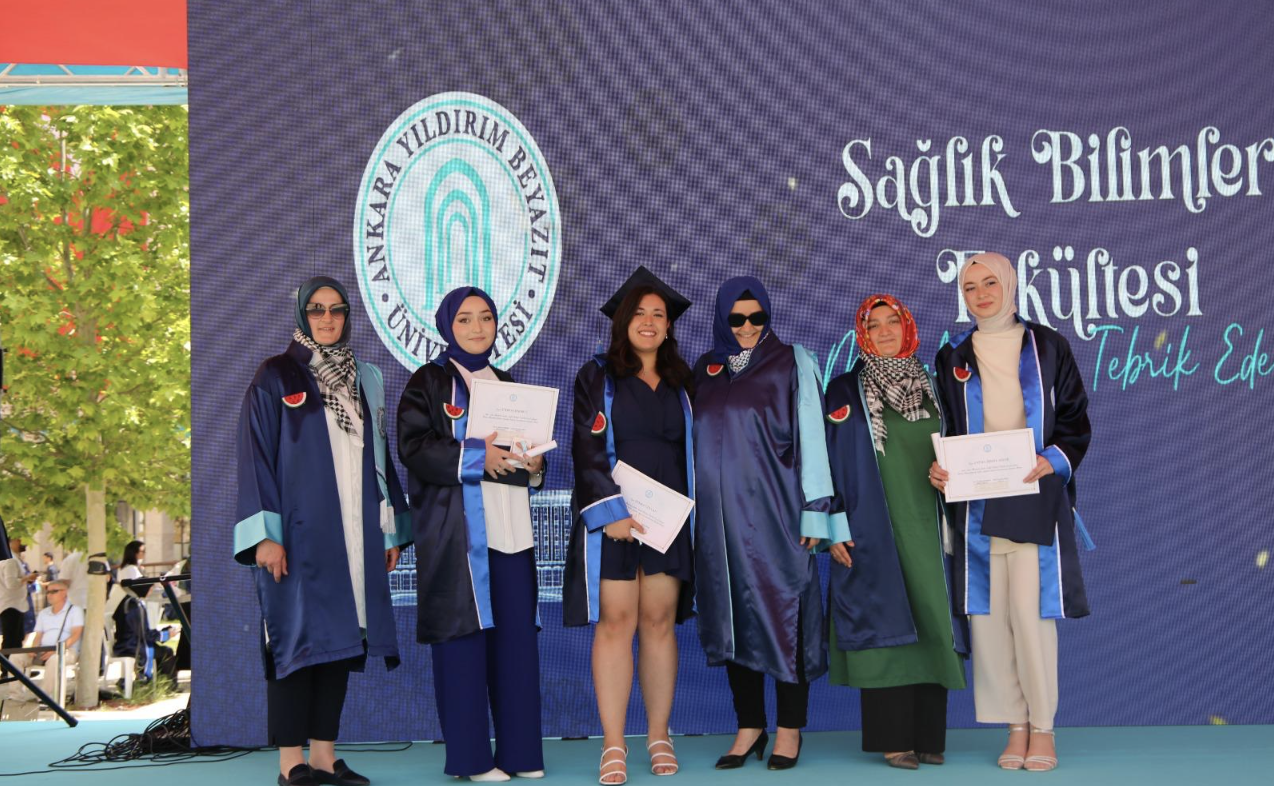 2023-2024 yılı mezuniyet töreni ile öğrencilerimizi uğurladık. 