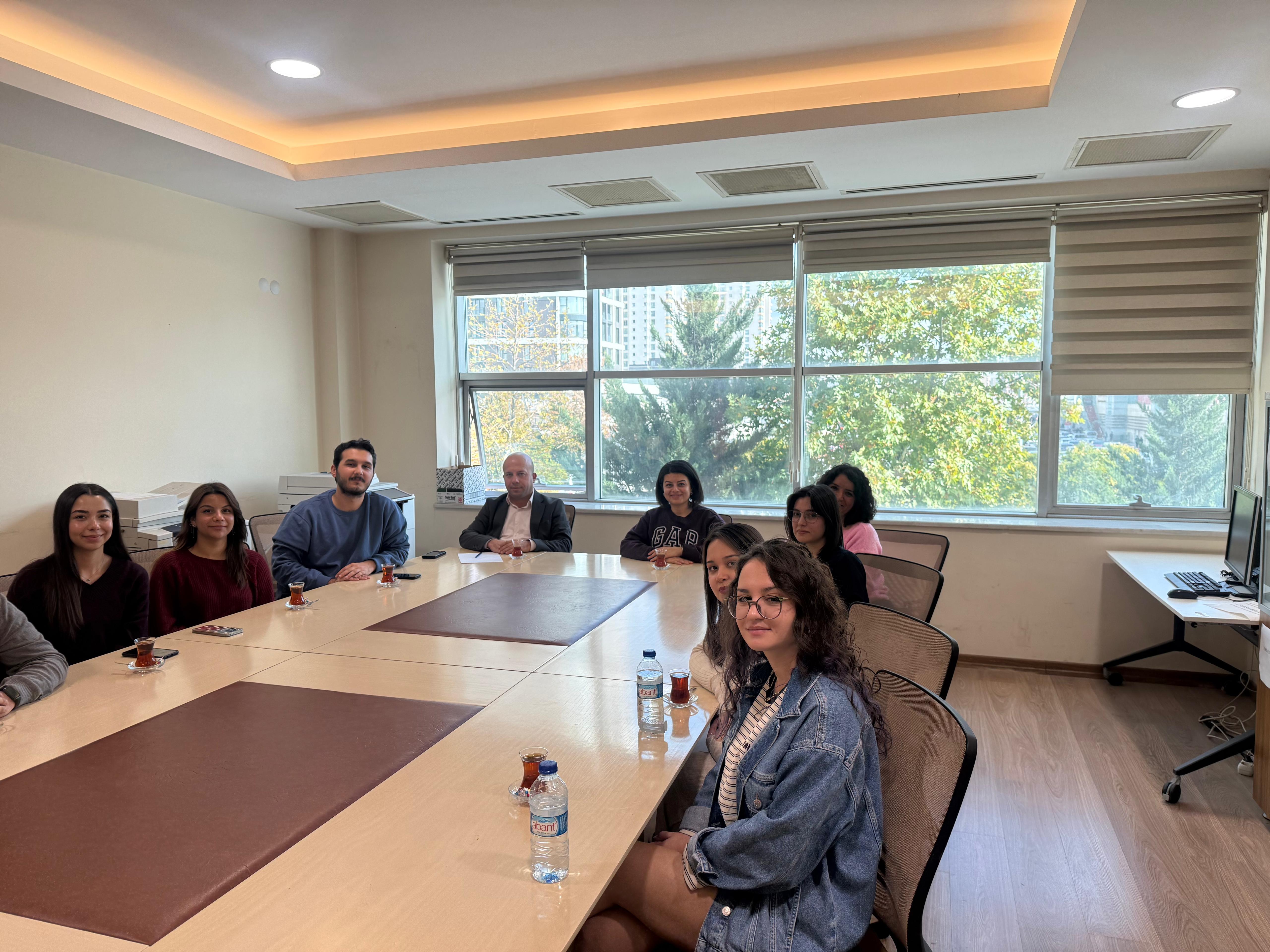 Diş Hekimliği Fakültemiz Öğrenci Temsilcileri ile Toplantı Gerçekleştirildi. 