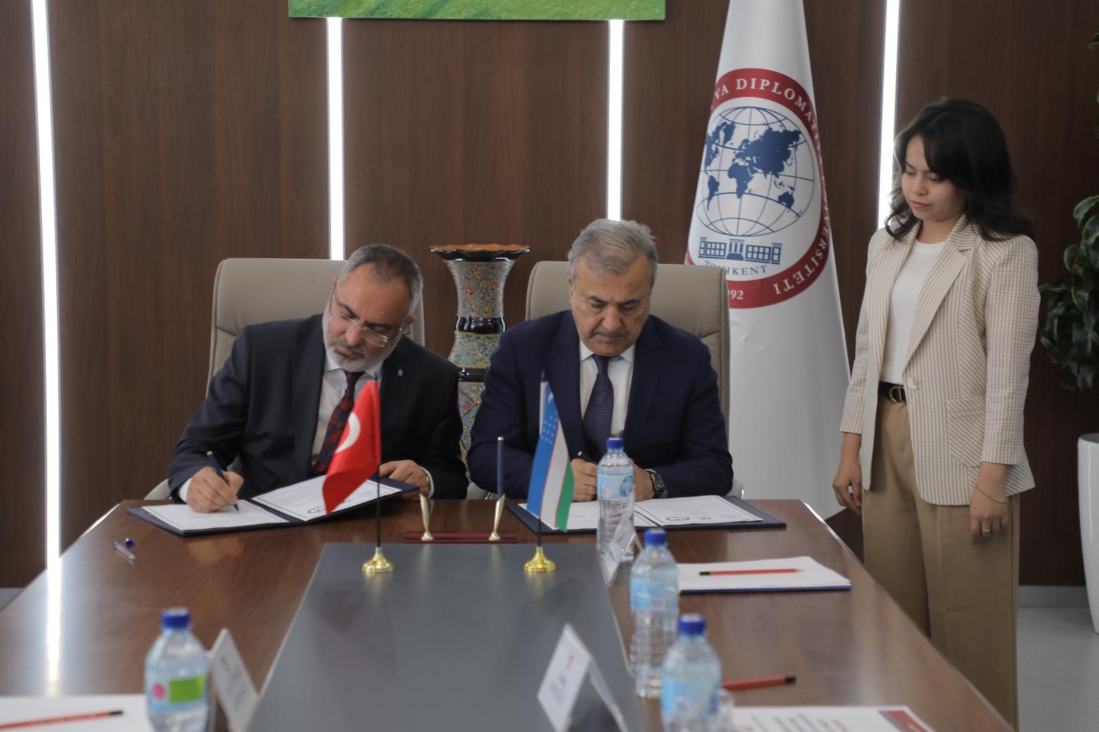 AYBÜ Özbekistan'da Geleceğin Diplomatlarını Yetiştiriyor 