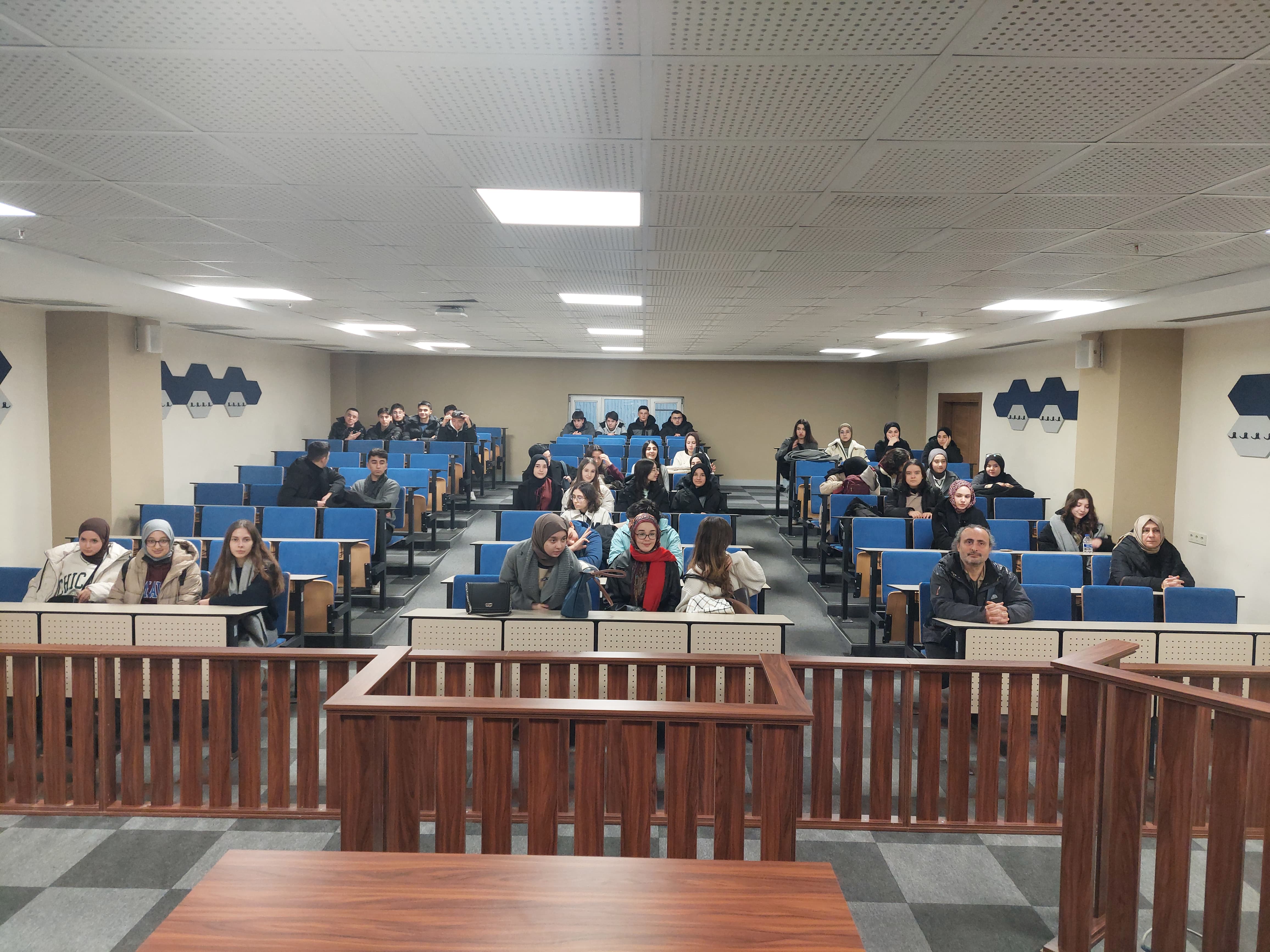 Bursa Nilüfer Anatolian Imam Hatip High School students visited our Faculty.