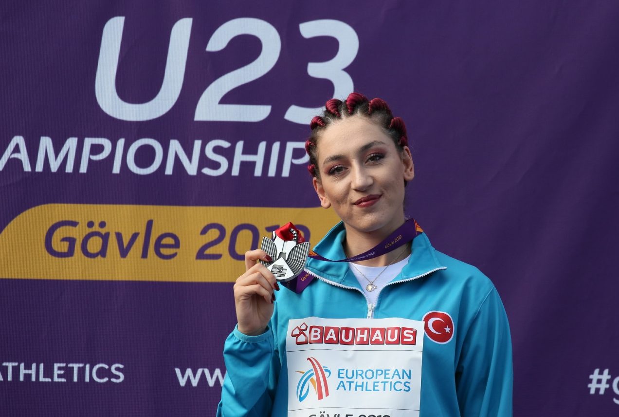 Öğrencimiz Tuğba DANIŞMAZ'dan Yeni Türkiye Rekoru ve Balkan Atletizm Şampiyonası'nda Madalya