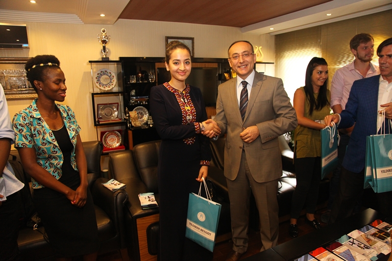 Sayın Rektörümüz Uluslararası Öğrencileri Makamında Kabul Etti