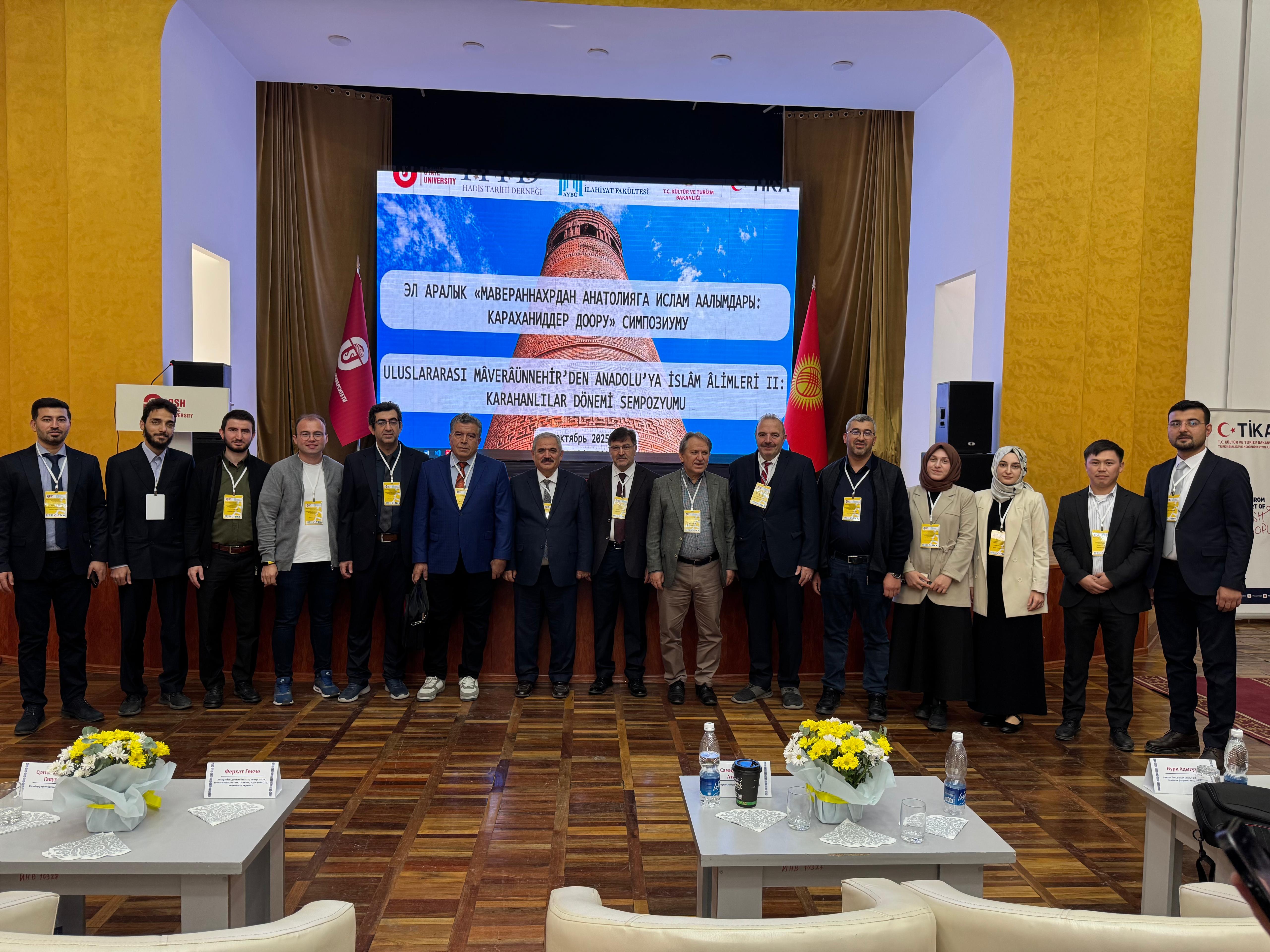 Kırgızistan'da AİBV–Oş Devlet Üniversitesi İşbirliğiyle Uluslararası İslâm Âlimleri II: Karahanlılar Dönemi Sempozyumu Düzenlendi