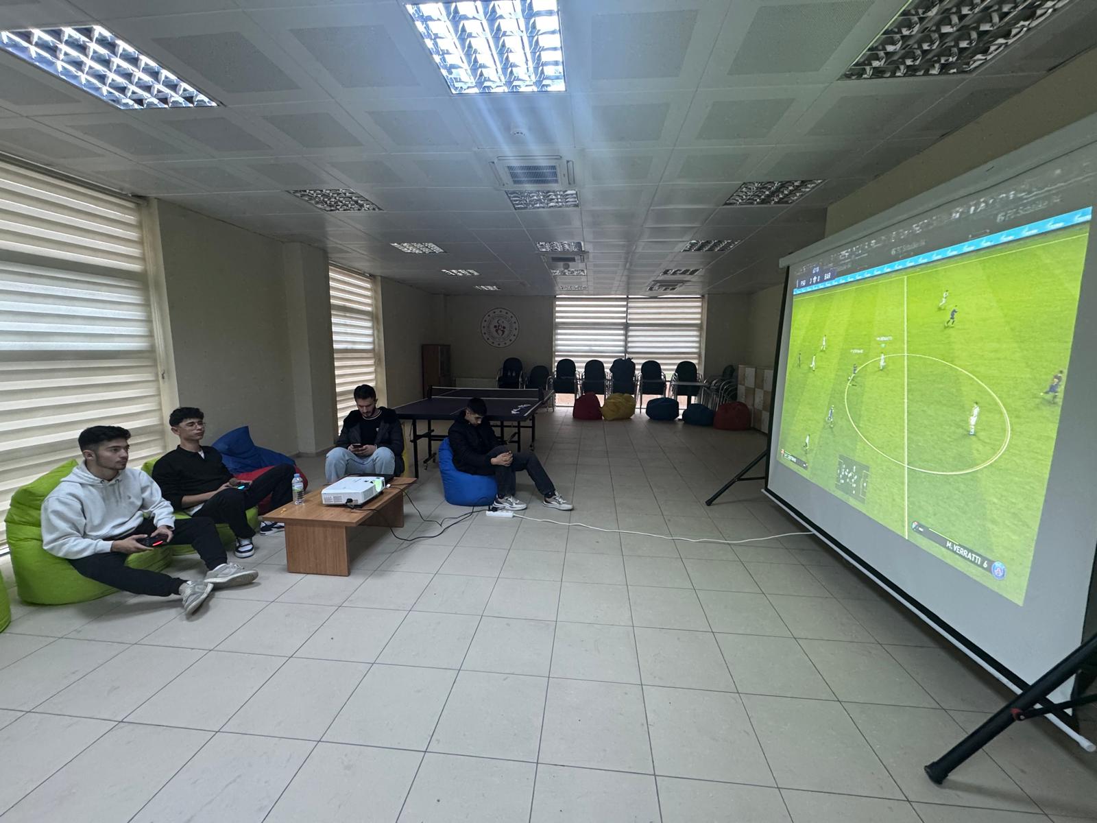 Tuzgölü Yerleşkesi Öğrencilerine Özel Playstation Turnuvası Düzenlendi.