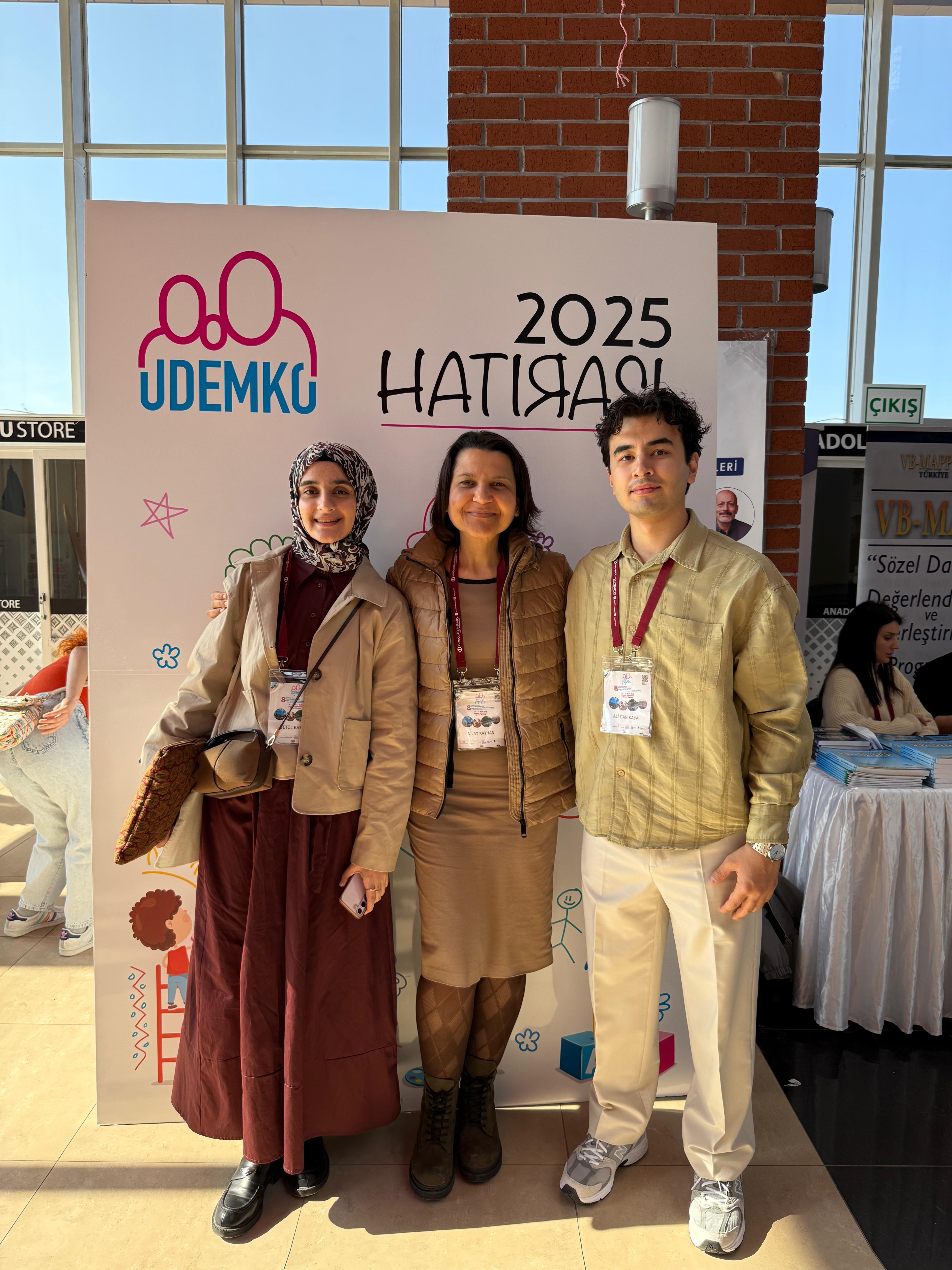 UDEMKO 2025 Kongre Katılımı- Doç. Dr.  Nilay KAYHAN, Dr. Öğr. Üyesi Elife BARMAK, DKT Betül BATAR (YL Öğrencimiz) ve DKT Ali Can KAYA (YL Öğrencimiz)