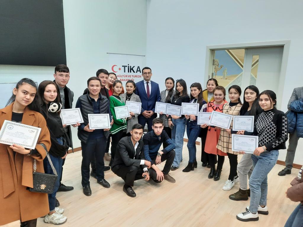 AYBÜ tarafından Özbekistan'da düzenlenen Mesleki Türkçe eğitimi tamamlandı