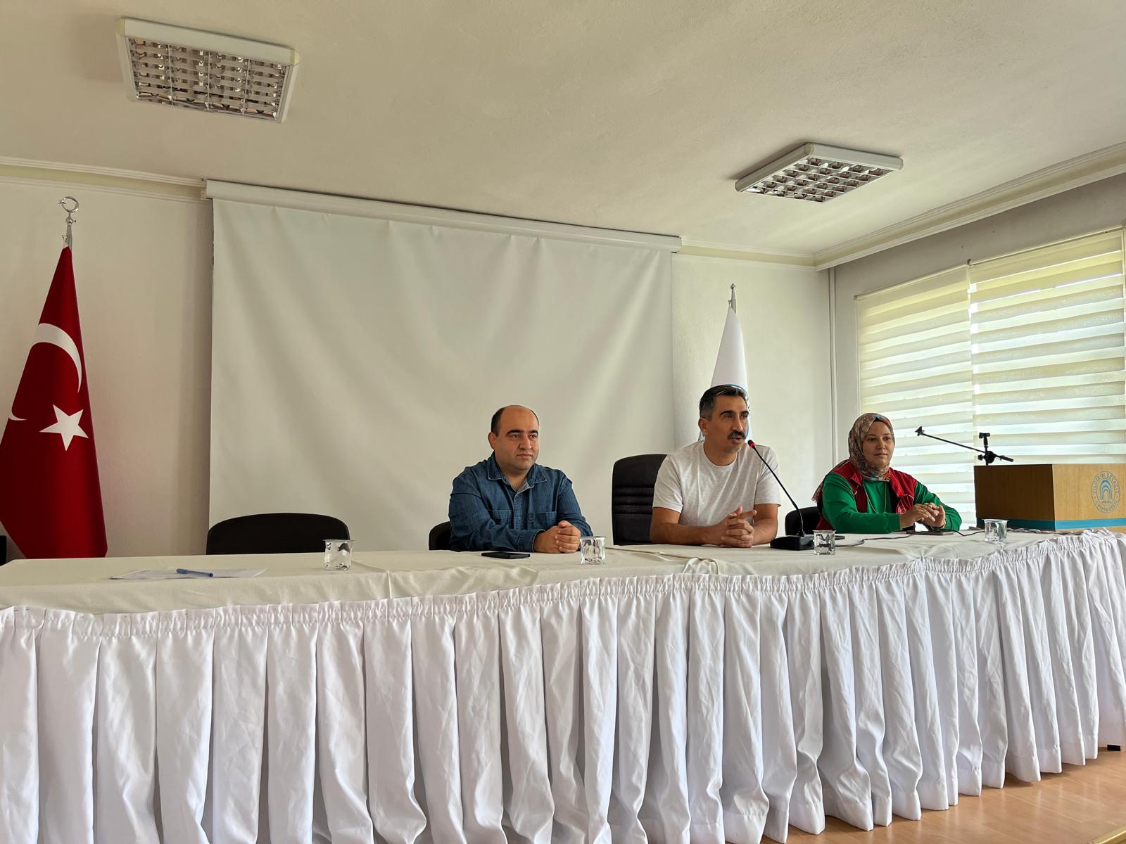 Meslek Yüksekokulumuzda Şereflikoçhisar Gençlik Merkezi Tanıtım Söyleşisi Gerçekleştirildi.