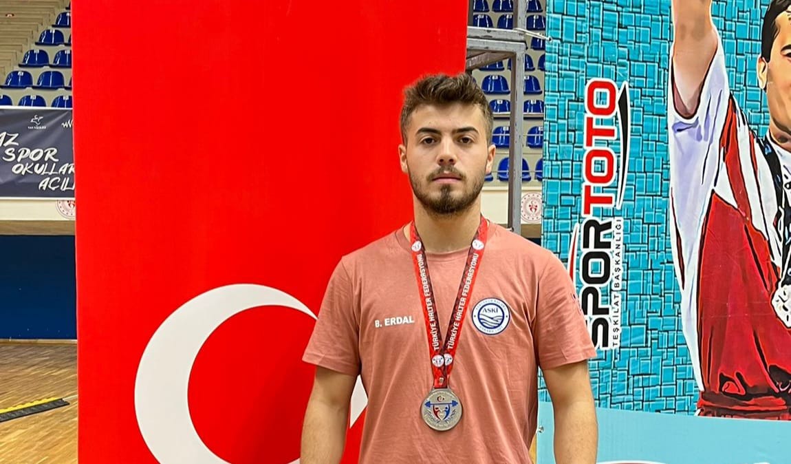 Öğrencimiz Bahadır ERDAL Türkiye Ferdi Gençler Halter Şampiyonasında Türkiye 2'ncisi oldu.