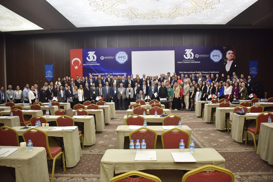 Faculty members presented papers at the 36th International Finance Symposium