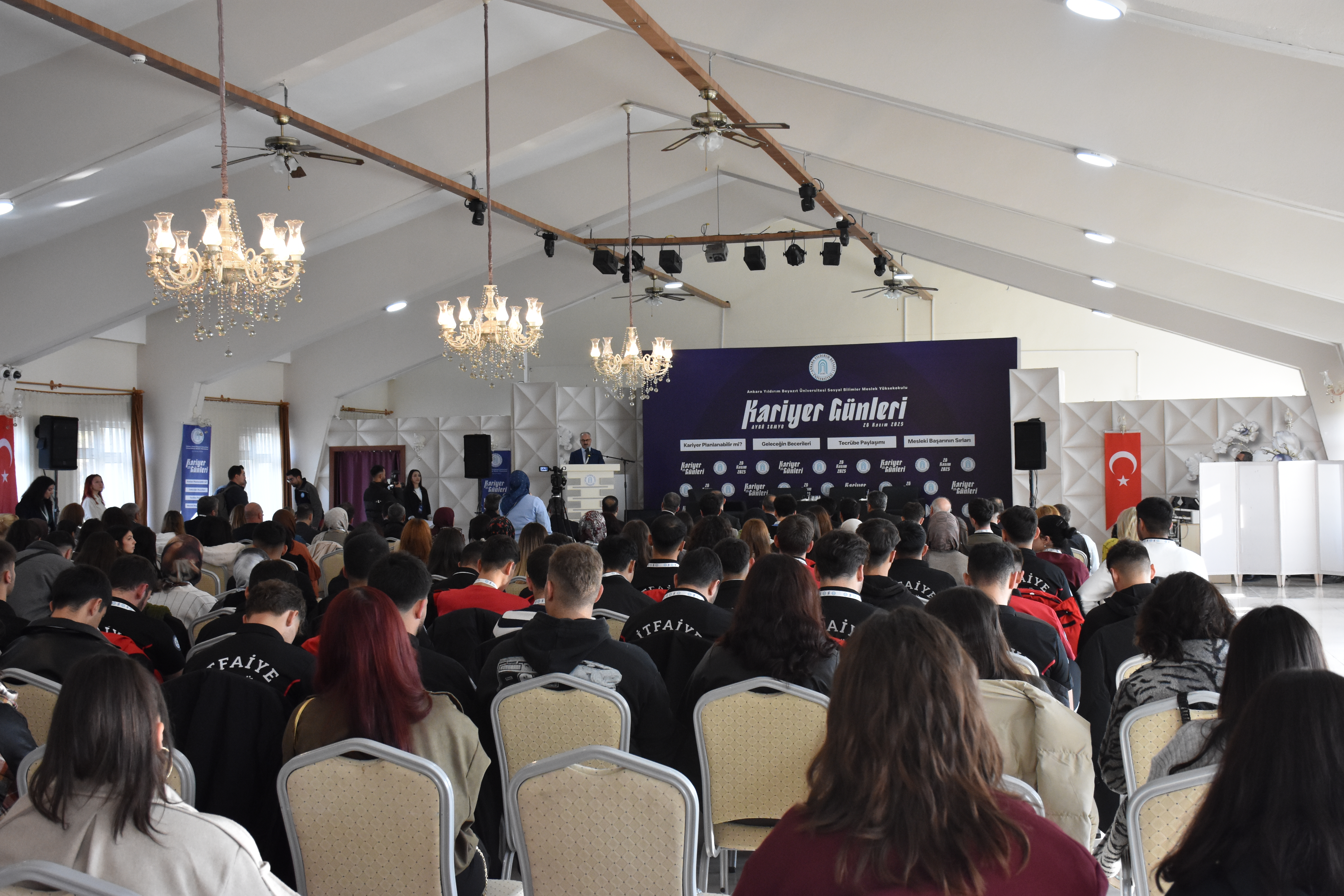 Kariyer Günleri’nde Sosyal Bilimler MYO Öğrencileri İlham Veren Konuşmalar Dinledi