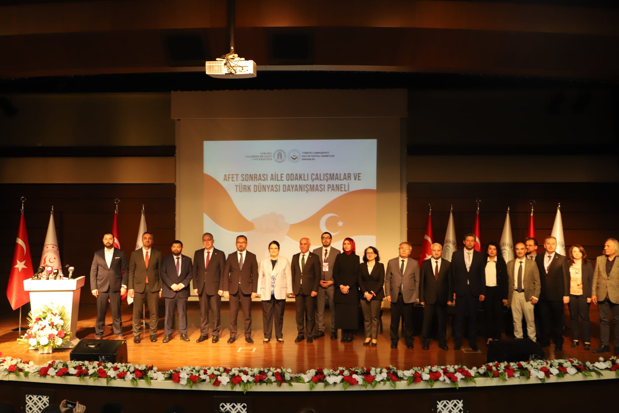AYBÜ’DE AFET SONRASI AİLE ODAKLI ÇALIŞMALAR VE TÜRK DÜNYASI DAYANIŞMASI PANELİ