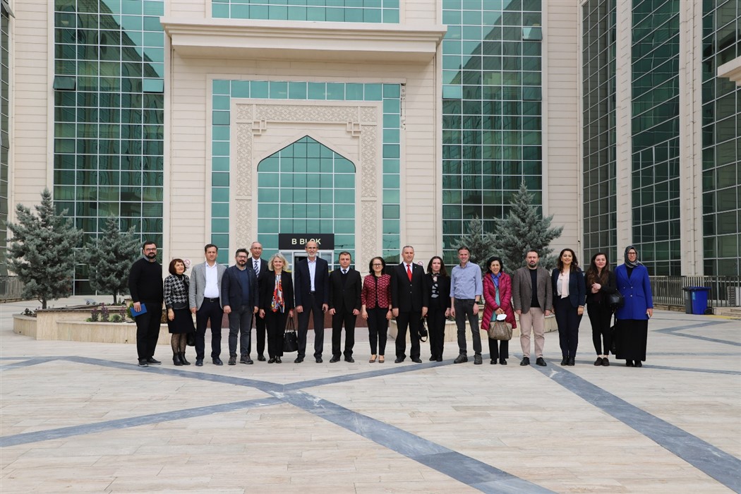 Üniversitemiz ile Lokman Hekim Üniversitesi Arasında İşbirliği Görüşmesi Gerçekleştirildi