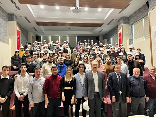 Hard Hat Ceremony Held for Civil Engineering Students