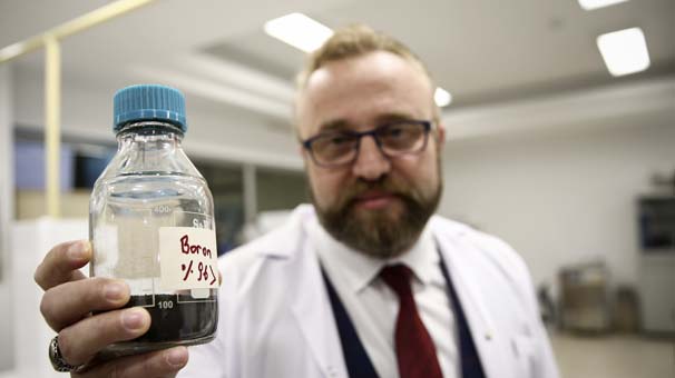 Üniversitemiz 400 dolarlık Bor'u 4 Milyon Dolarlık Yakıt Katkısına Çevirdi