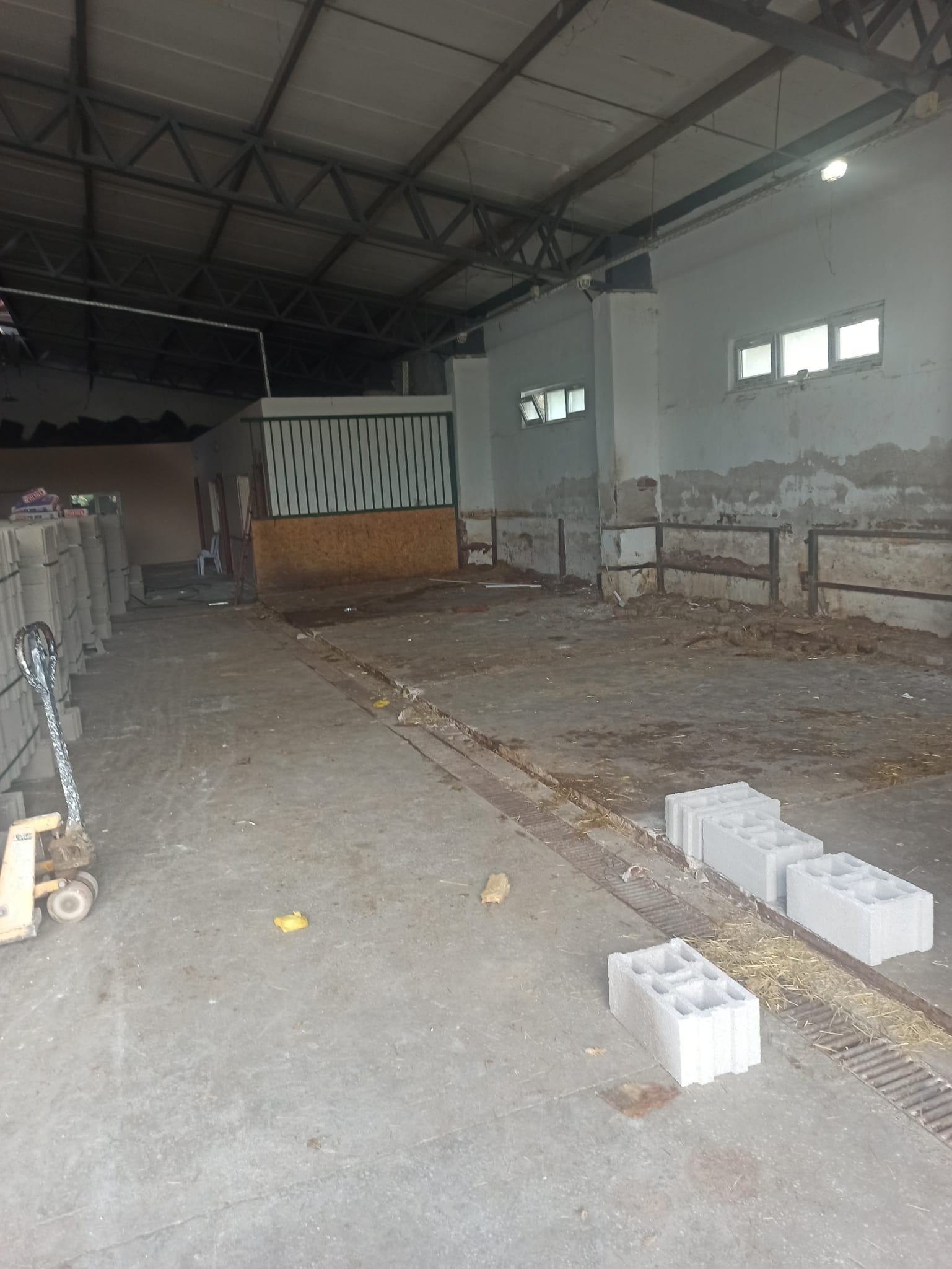 ATLARIMIZIN KALACAĞI YERLERİN İLK ETAP TADİLATI BAŞLADI