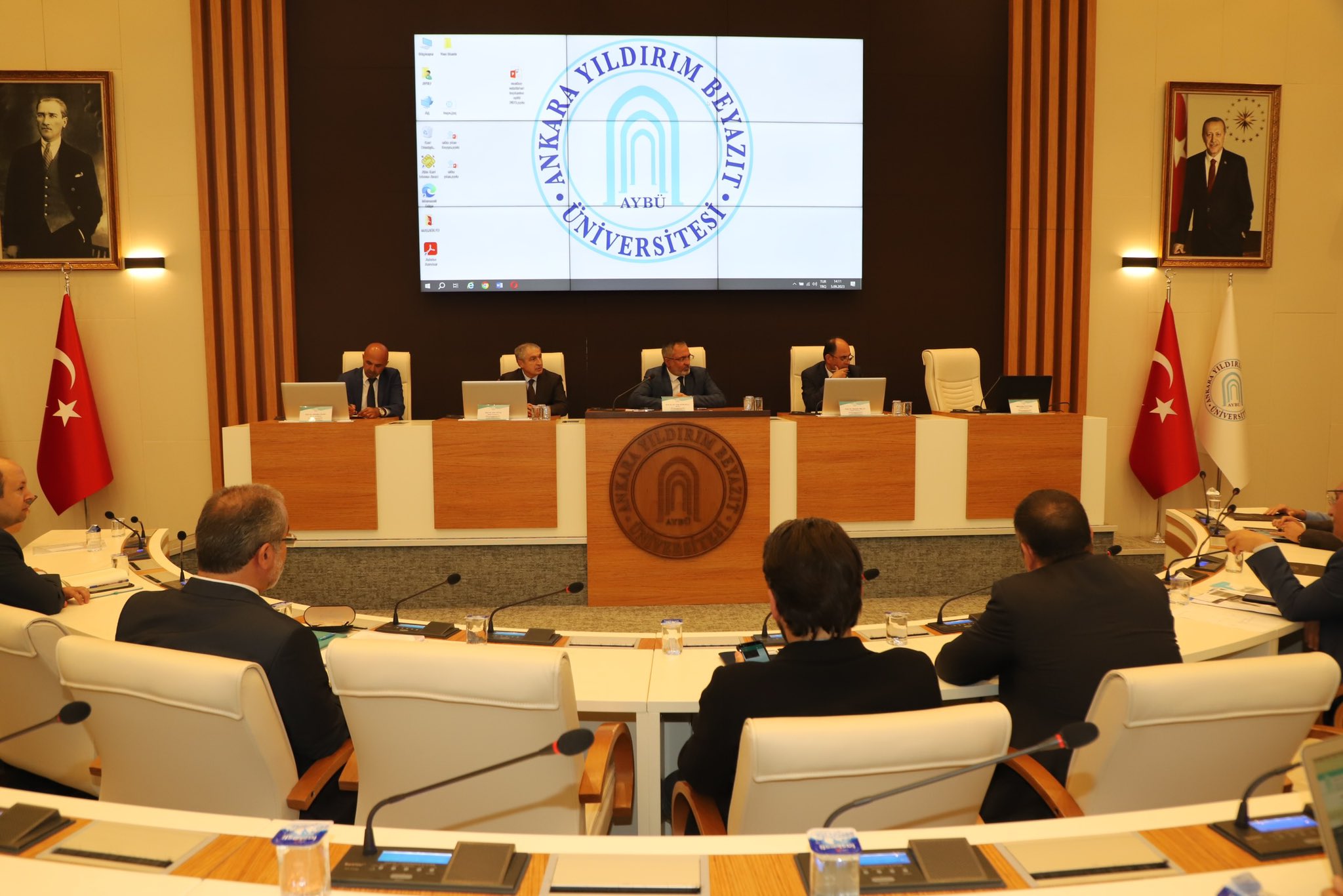 Rektörümüz Prof. Dr. Ali Cengiz KÖSEOĞLU Ve Rektör Yardımcılarımızın Araştırma Merkezi Müdürleriyle İstişare Toplantısı