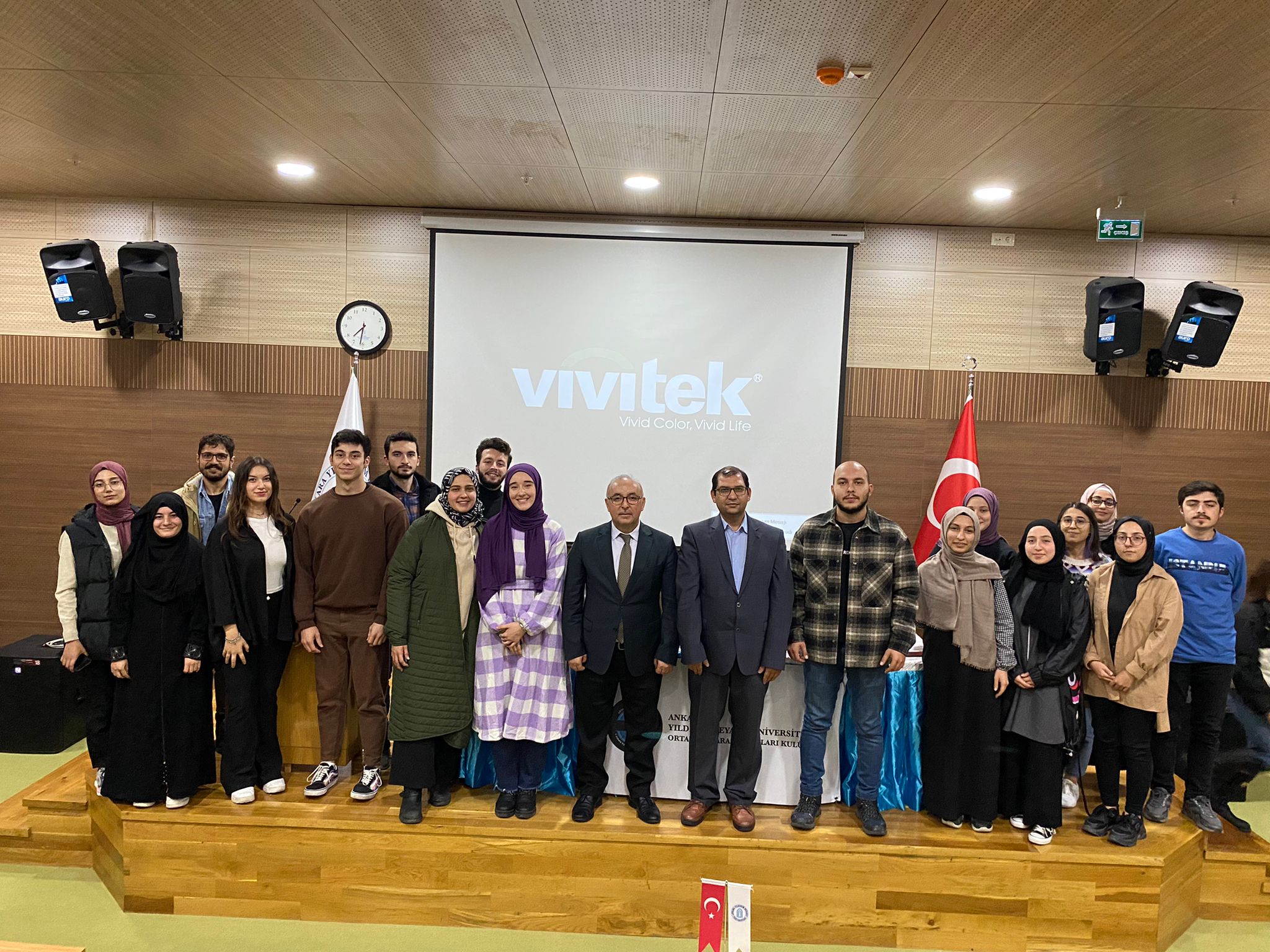 17 Ekim Pazartesi günü Orta Doğu Araştırmaları Kulübü Pazartesi Buluşmaları Deneyim Söyleşileri adı altında ilk etkinliğini gerçekleştirdi. 