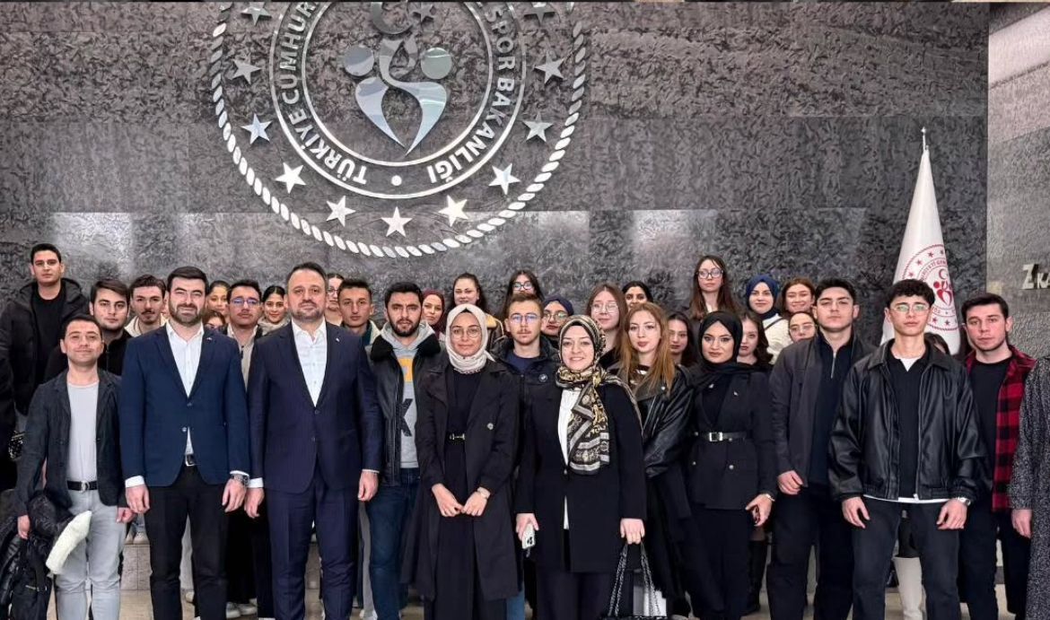 Şereflikoçhisar Berat Cömertoğlu MYO Öğrencilerinden Gençlik ve Spor Bakanlığı’na Ziyaret